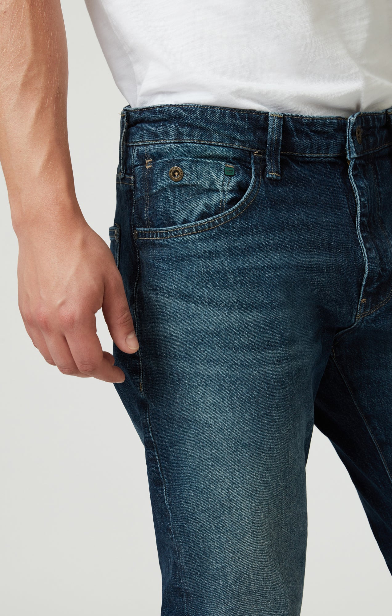 LONDON RELAXED TAPERED LEG IN DEEP BLUE DENIM - Mavi Jeans