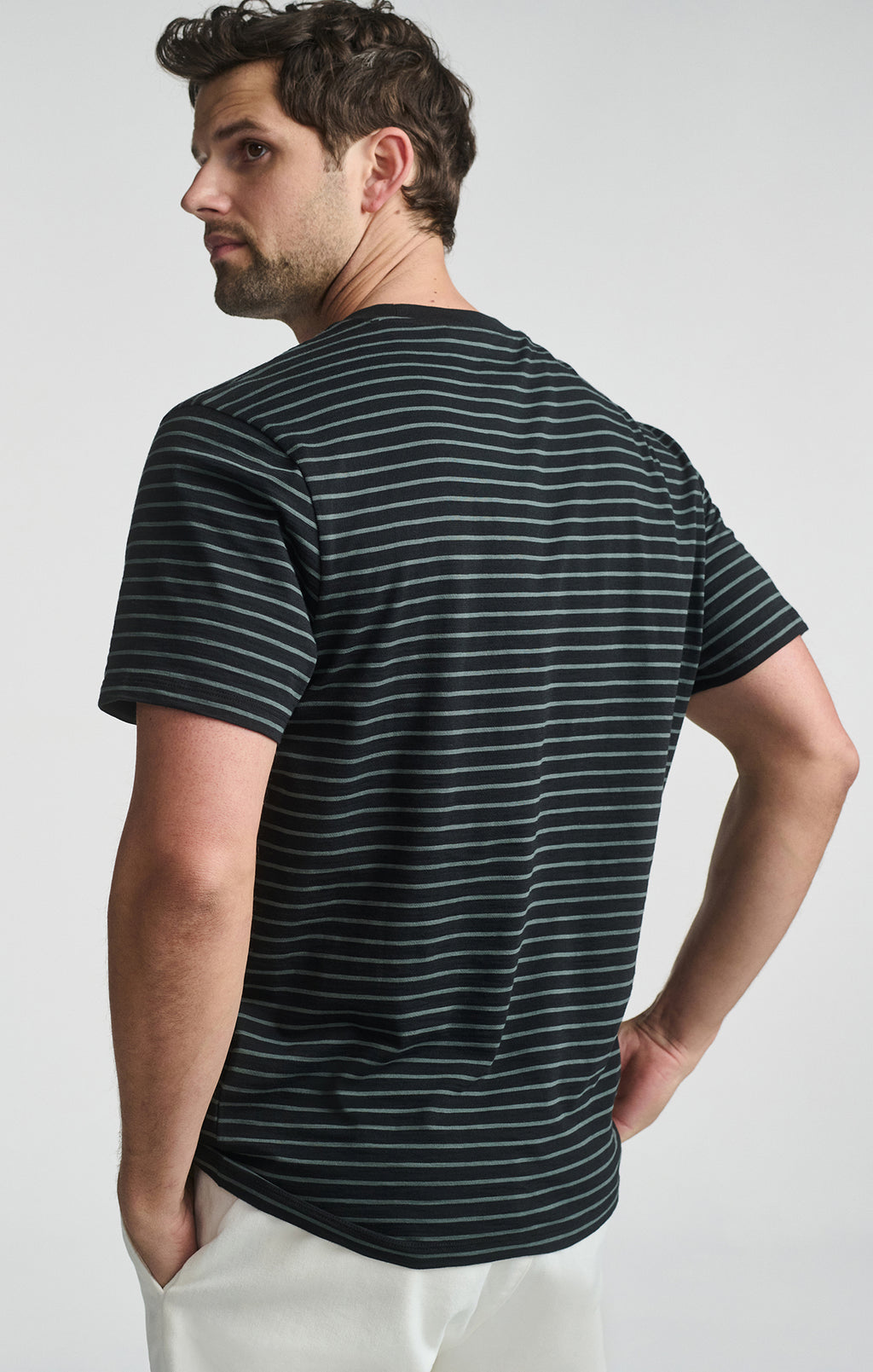STRIPED SHORT SLEEVE CREW NECK T-SHIRT IN JET BLACK - Mavi Jeans