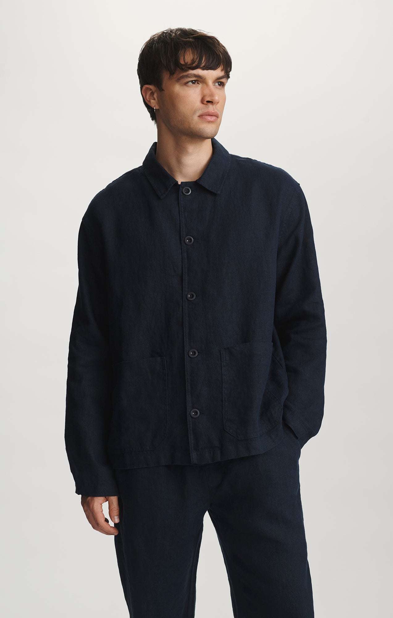 LINEN DOUBLE POCKET BUTTON-UP SHIRT IN DARK SAPPHIRE - Mavi Jeans