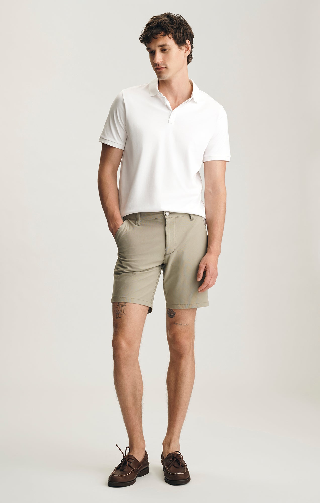 NOAH SHORTS IN BURNT OLIVE TECH - Mavi Jeans