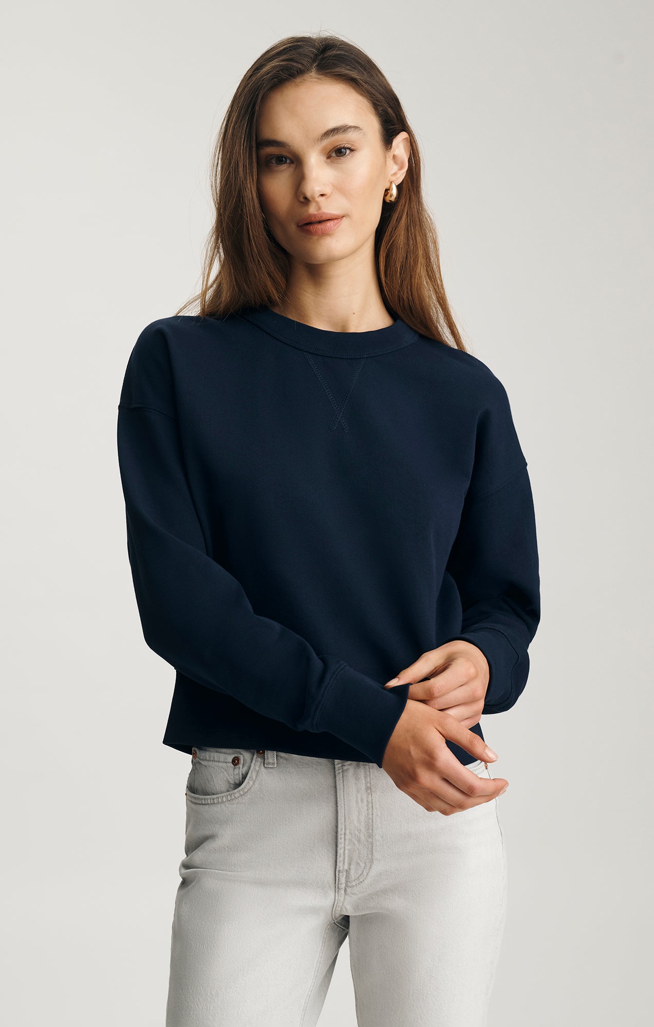 V-STITCH CREW NECK SWEATSHIRT IN BLACK IRIS - Mavi Jeans