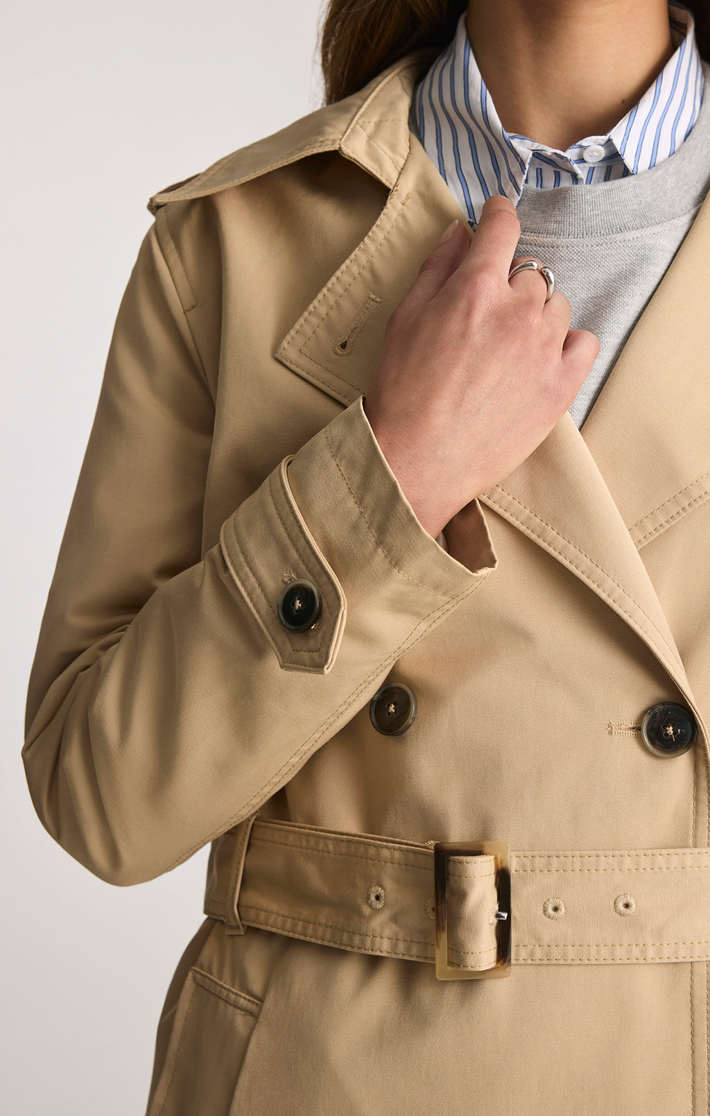 BELTED TRENCH COAT IN CURDS AND WHEY - Mavi Jeans