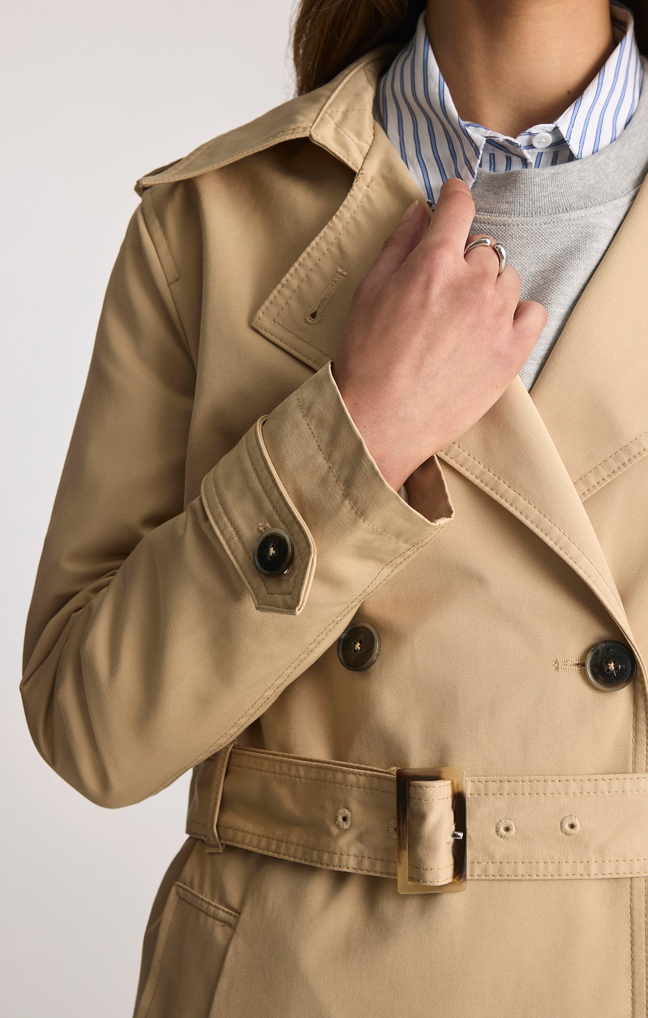 BELTED TRENCH COAT IN CURDS AND WHEY - Mavi Jeans