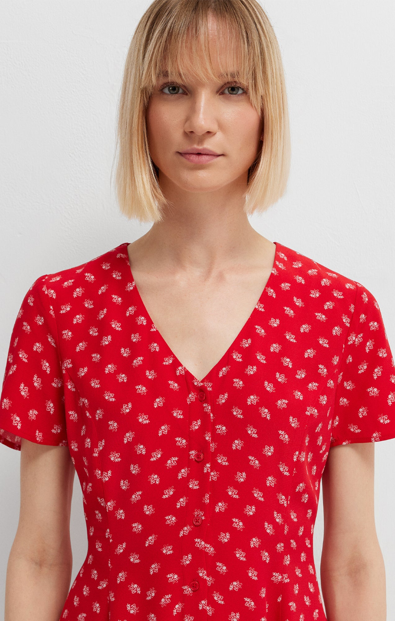 BUTTON-FRONT MINI DRESS IN URBAN RED PETAL PRINT