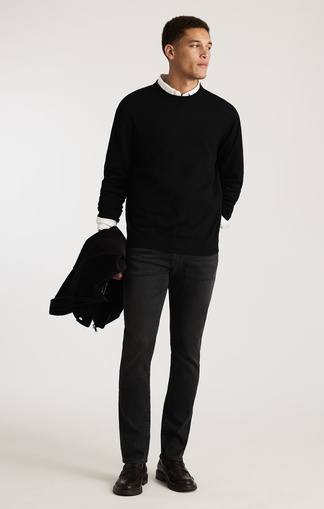 EDITION CREW NECK SWEATER IN BLACK