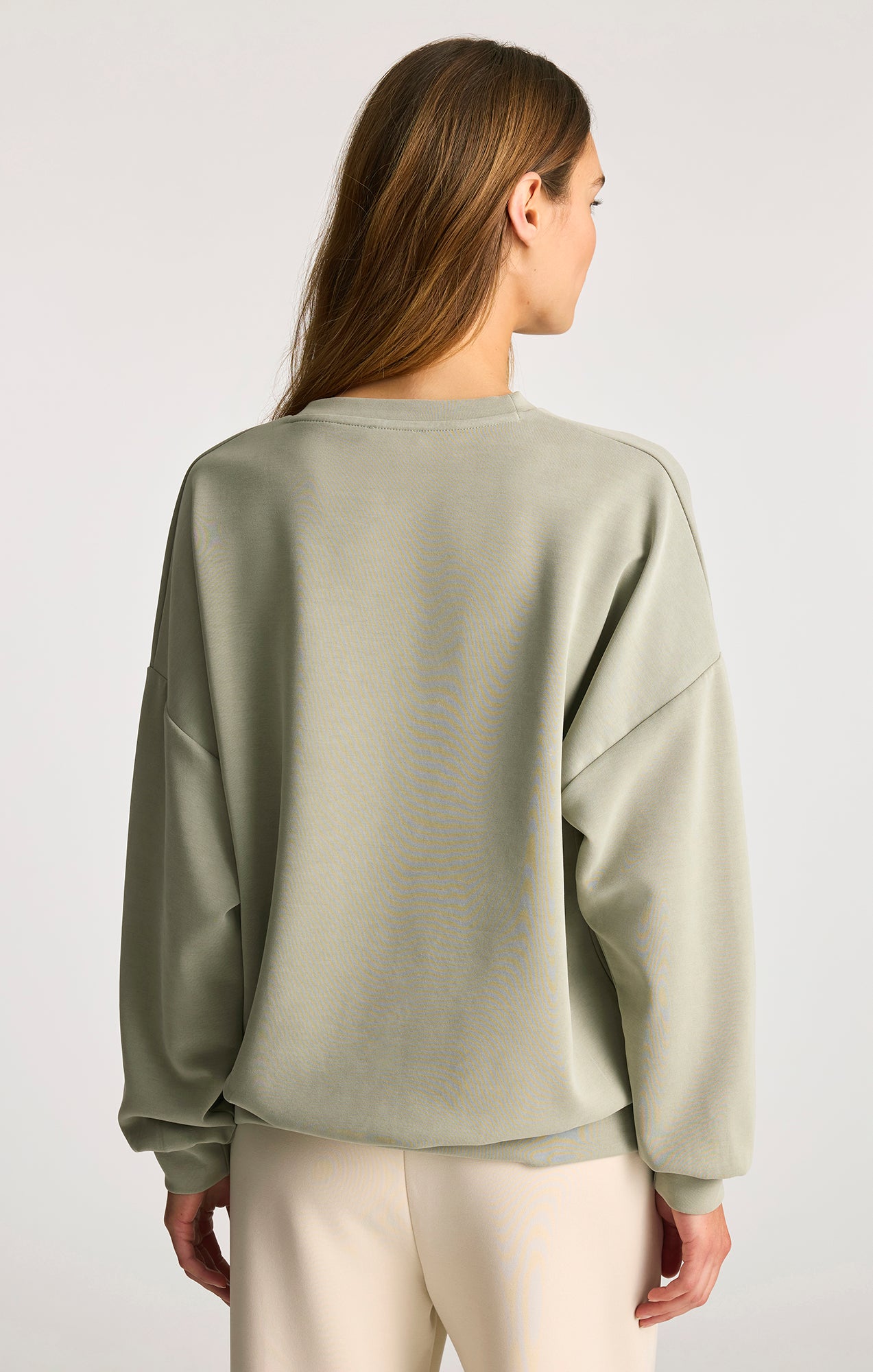 LUXE TOUCH TENCEL™ SWEATSHIRT IN SEAGRASS - Mavi Jeans