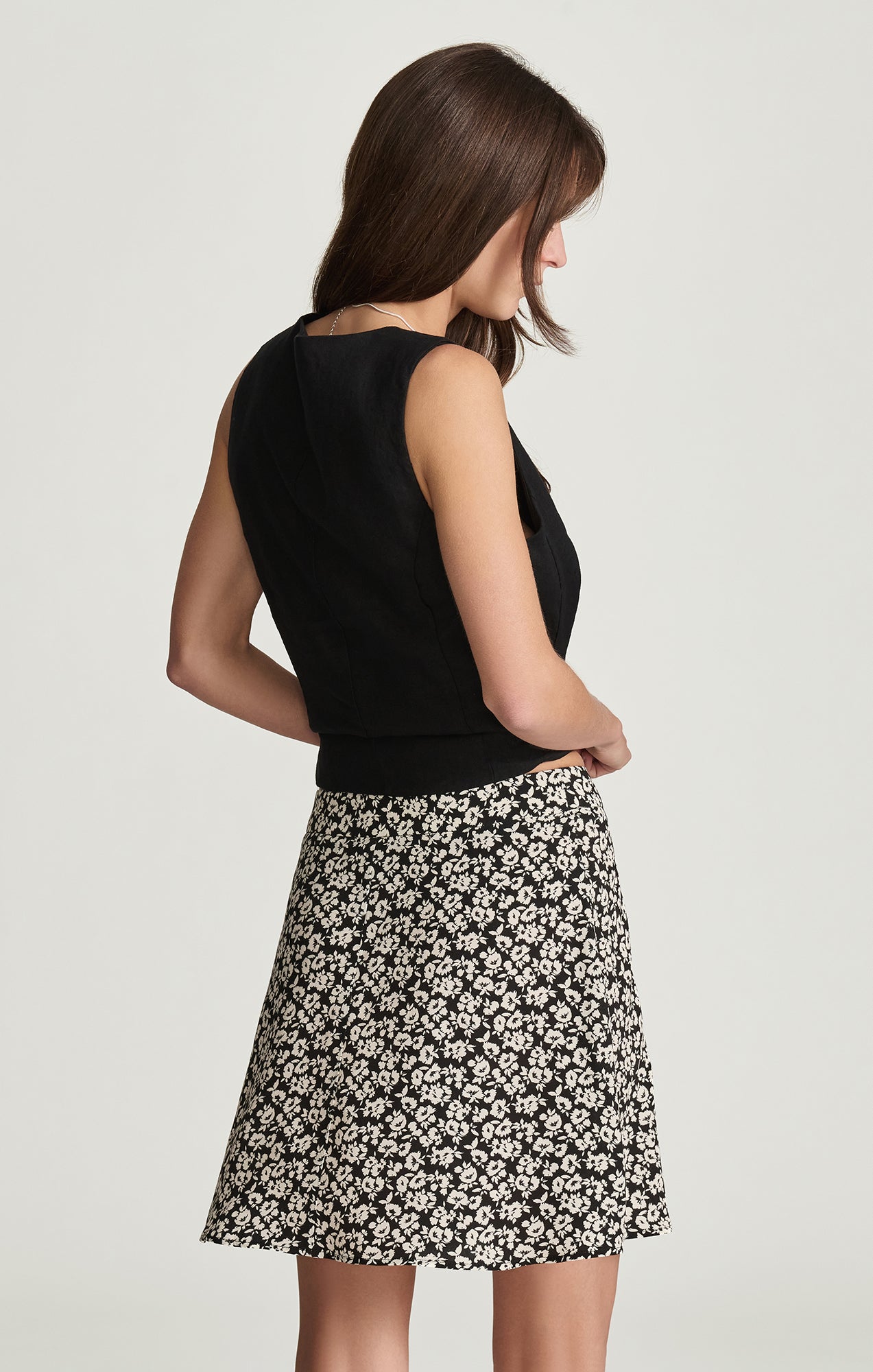 WOVEN MINI SKIRT IN NAVY FLOWER PRINT - Mavi Jeans