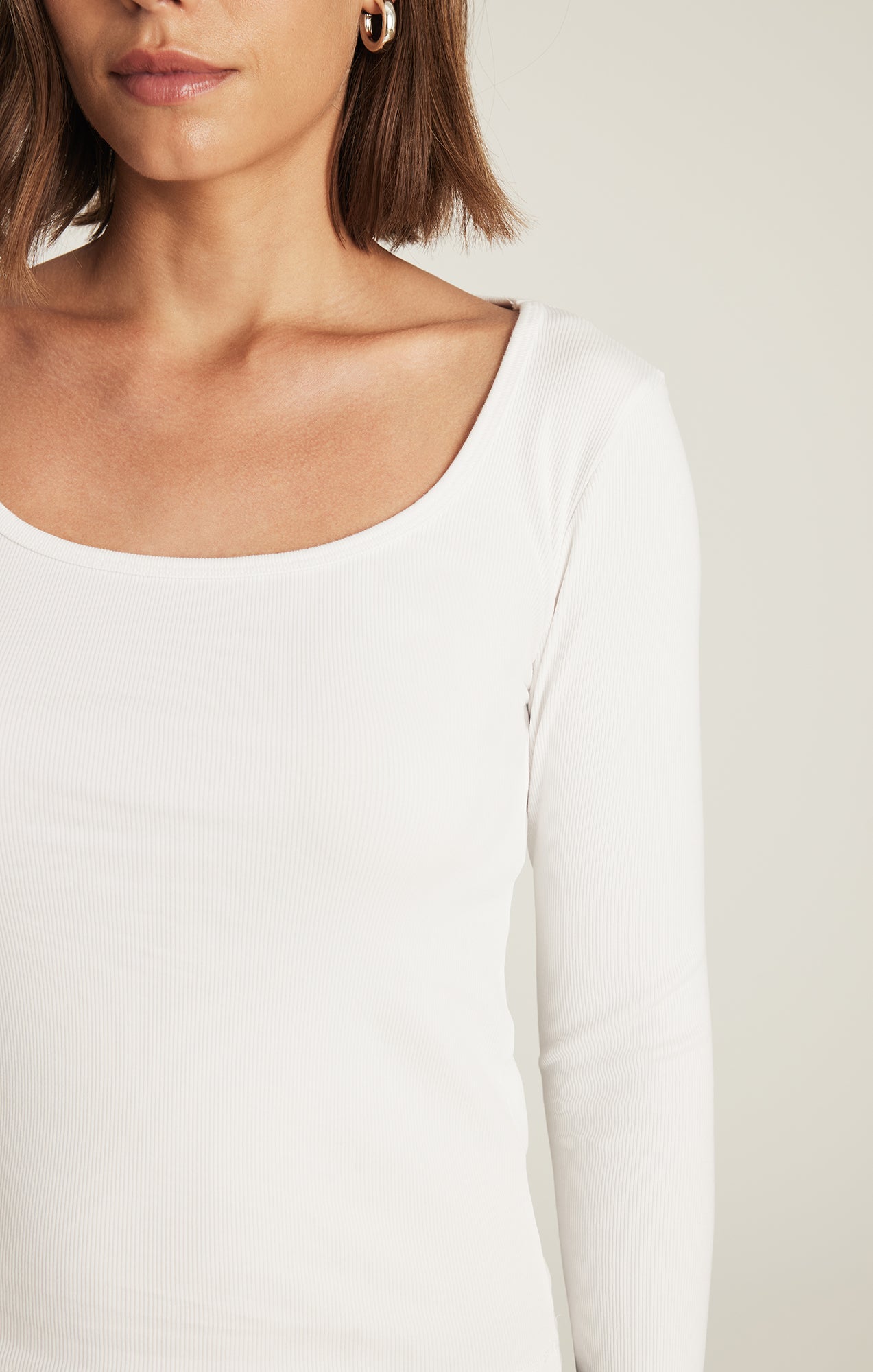 BASIC SQUARE NECK T-SHIRT IN WHITE