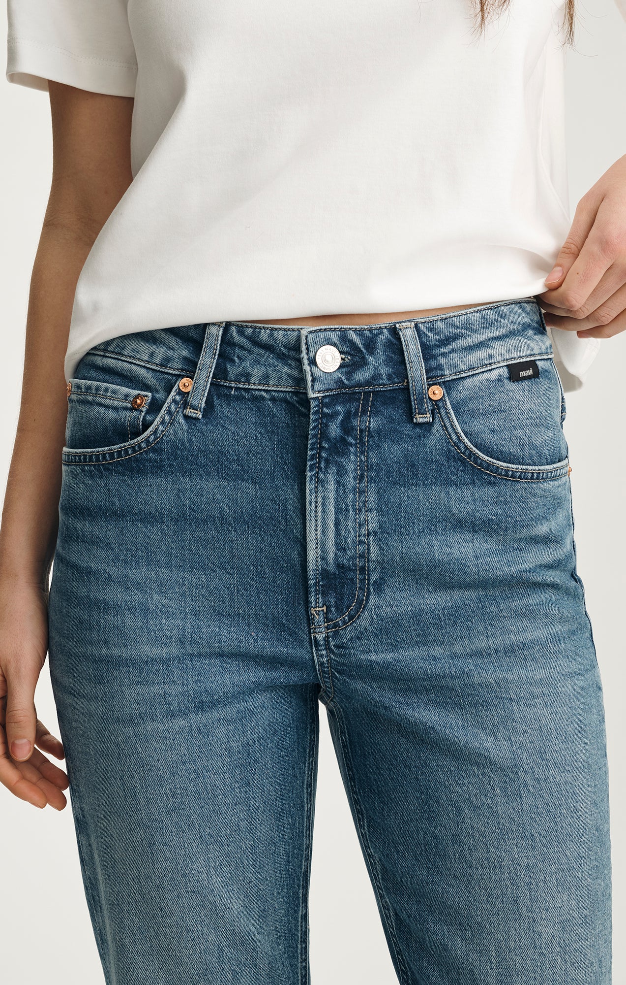 NEW YORK STRAIGHT LEG IN MID BRUSHED CLASSIC BLUE