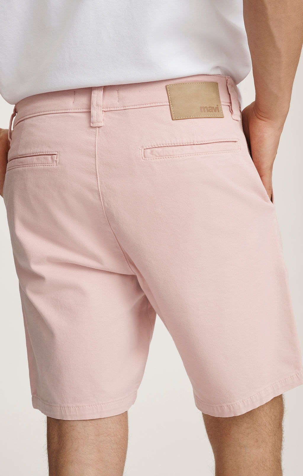 NOAH SHORTS IN FLAMINGO CASUAL TWILL - Mavi Jeans