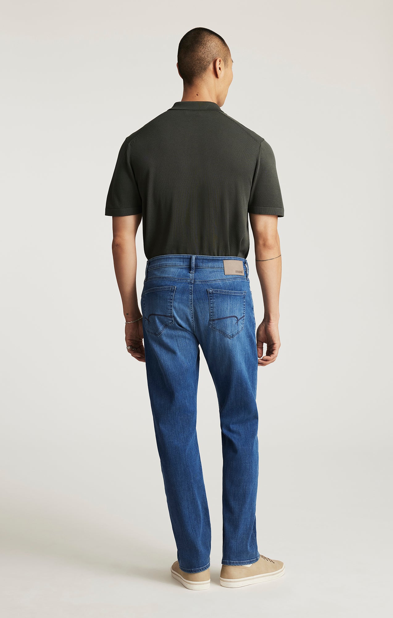 Mavi Men's Zach Straight Leg In Mid Brushed Feather Blue – Mavi Jeans