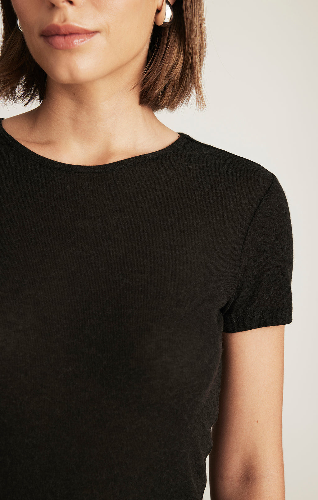 EDITION CAP SLEEVE T-SHIRT IN BLACK