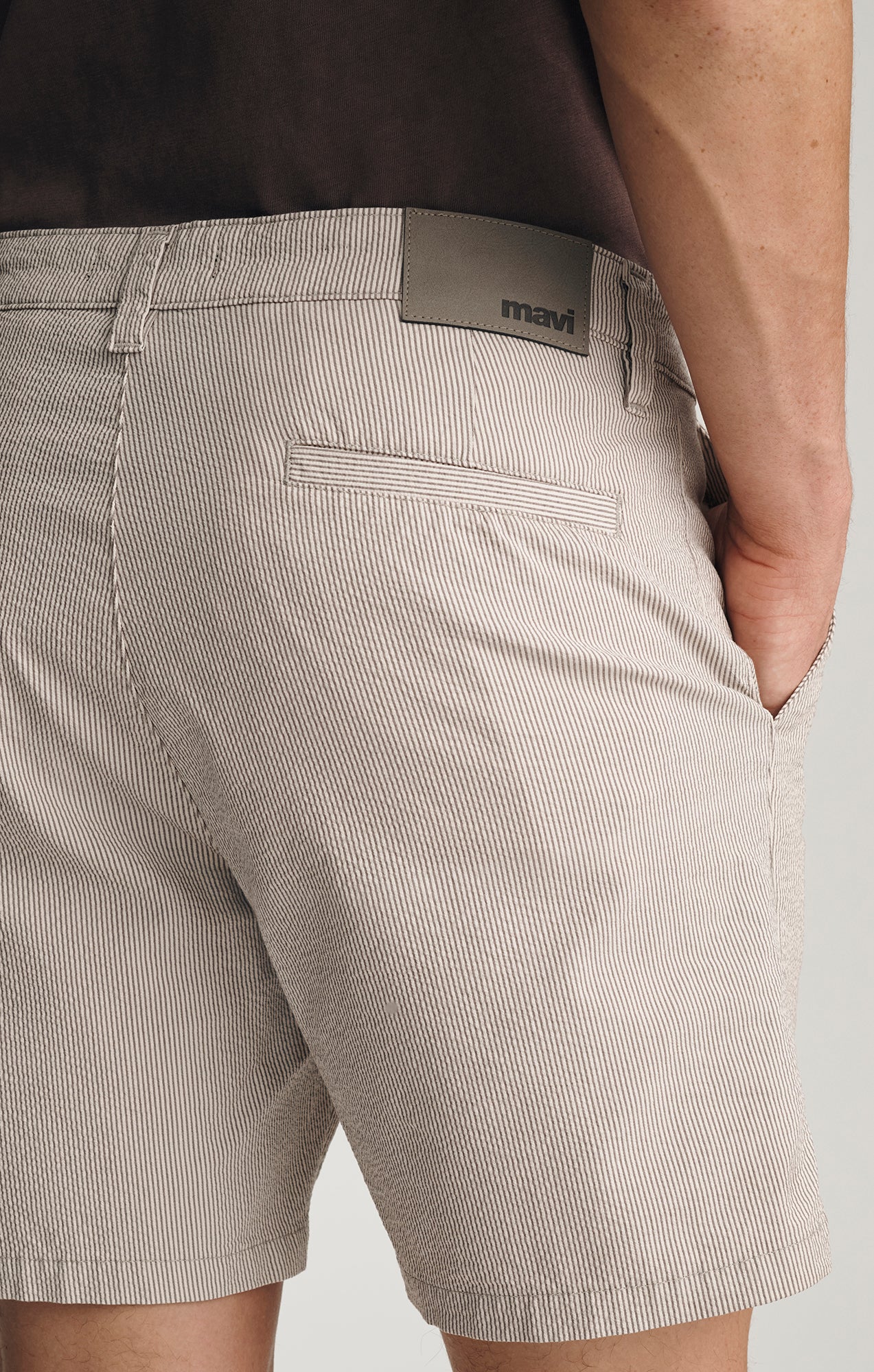 NATE CHINO SHORTS IN SAND SEERSUCKER