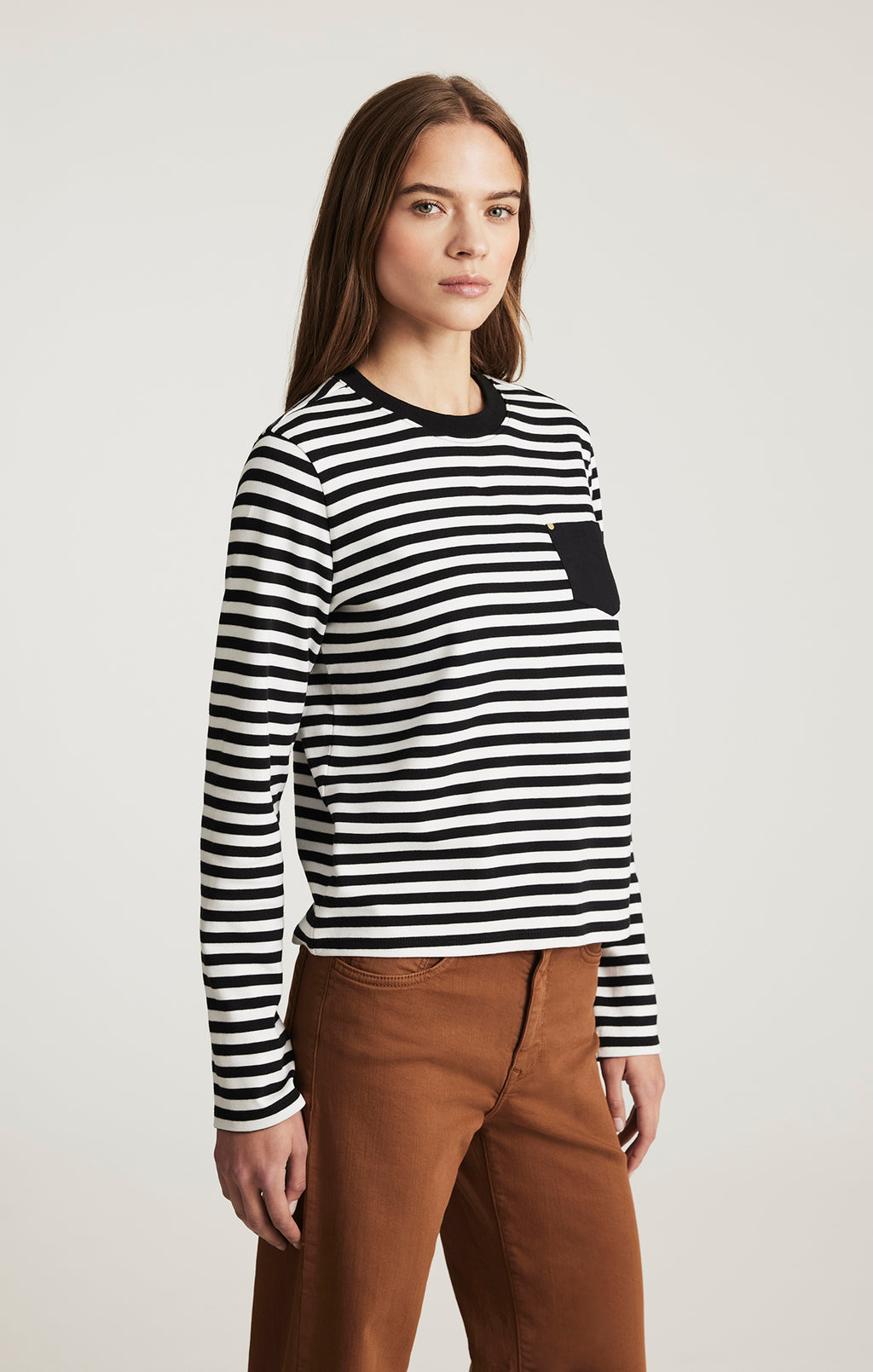 ONE POCKET LONG SLEEVE T-SHIRT IN BLACK WHITE STRIPE