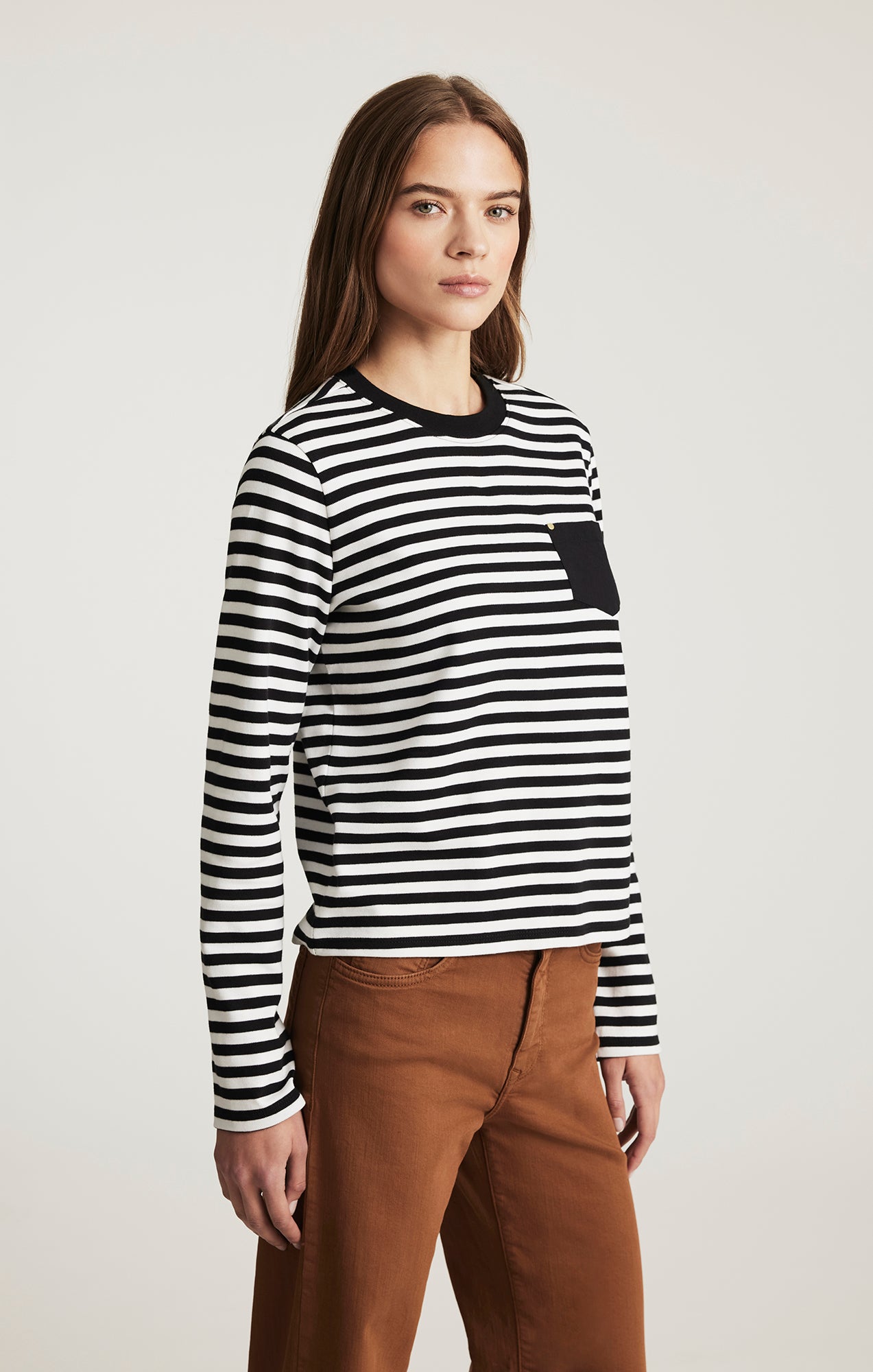 ONE POCKET LONG SLEEVE T-SHIRT IN BLACK WHITE STRIPE