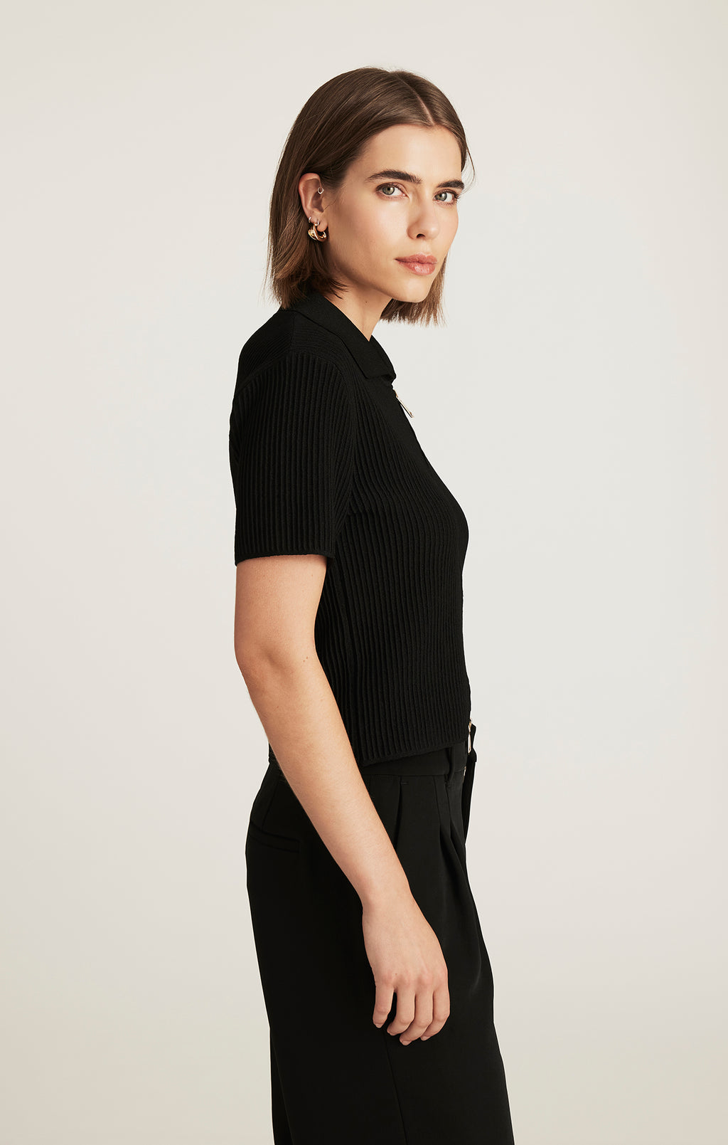 EDITION SHORT SLEEVE FULL ZIP SWEATER IN BLACK