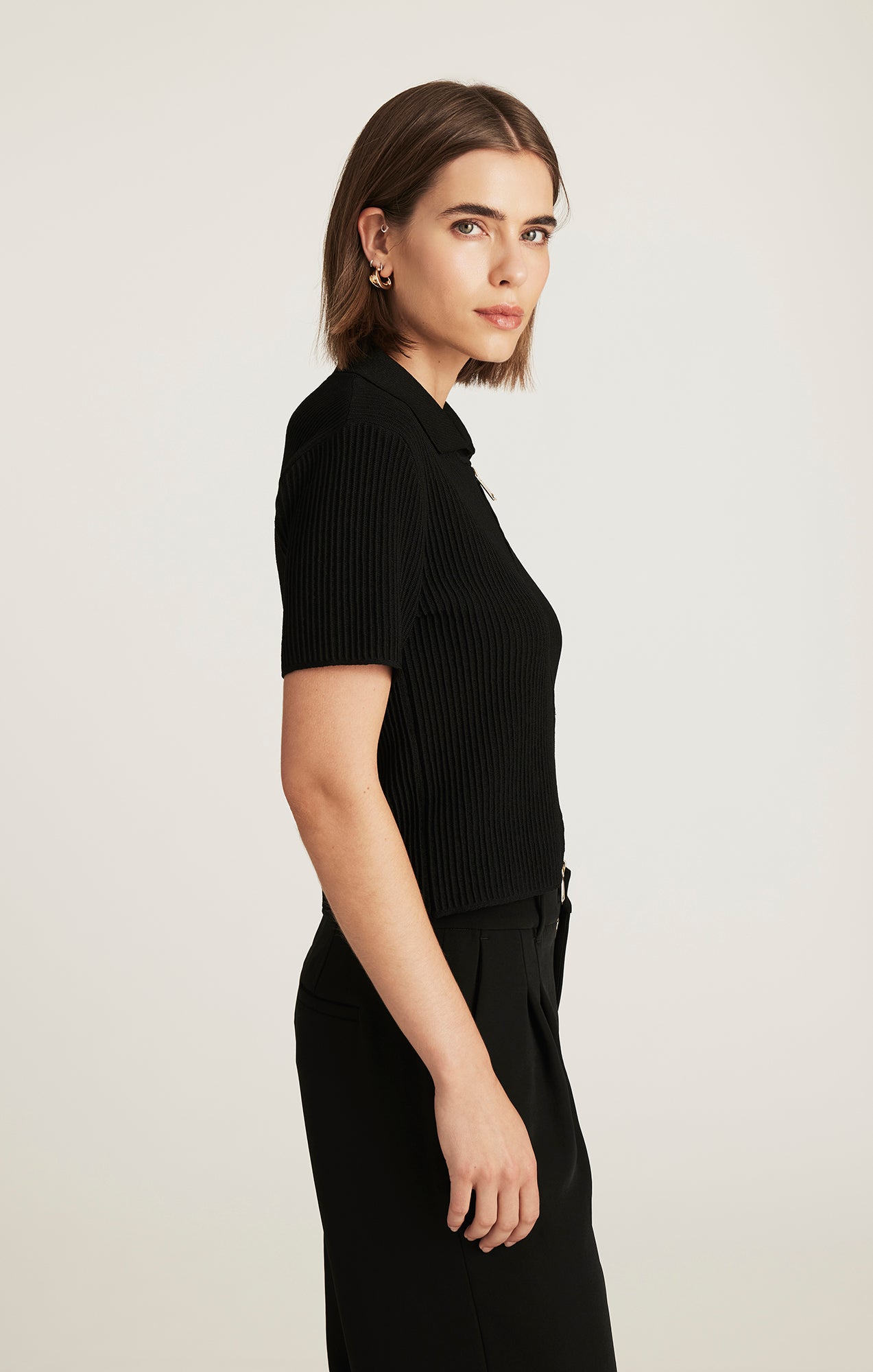 EDITION SHORT SLEEVE FULL ZIP SWEATER IN BLACK