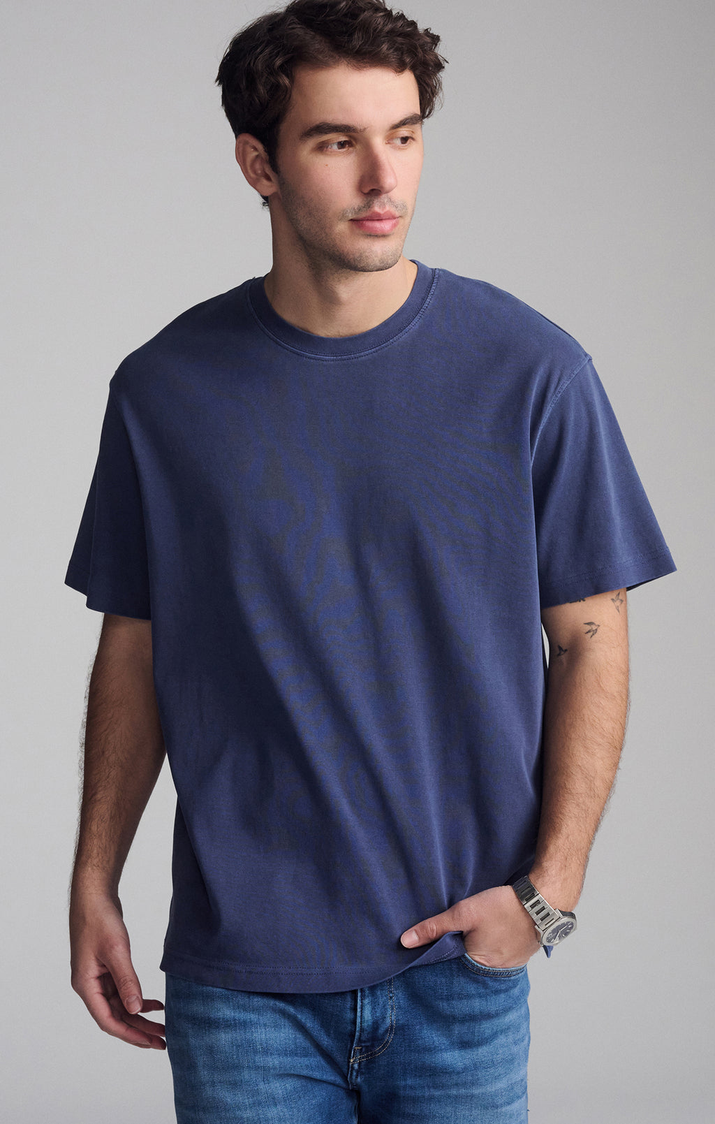 SHORT SLEEVE CREW NECK T-SHIRT IN BLACK IRIS - Mavi Jeans
