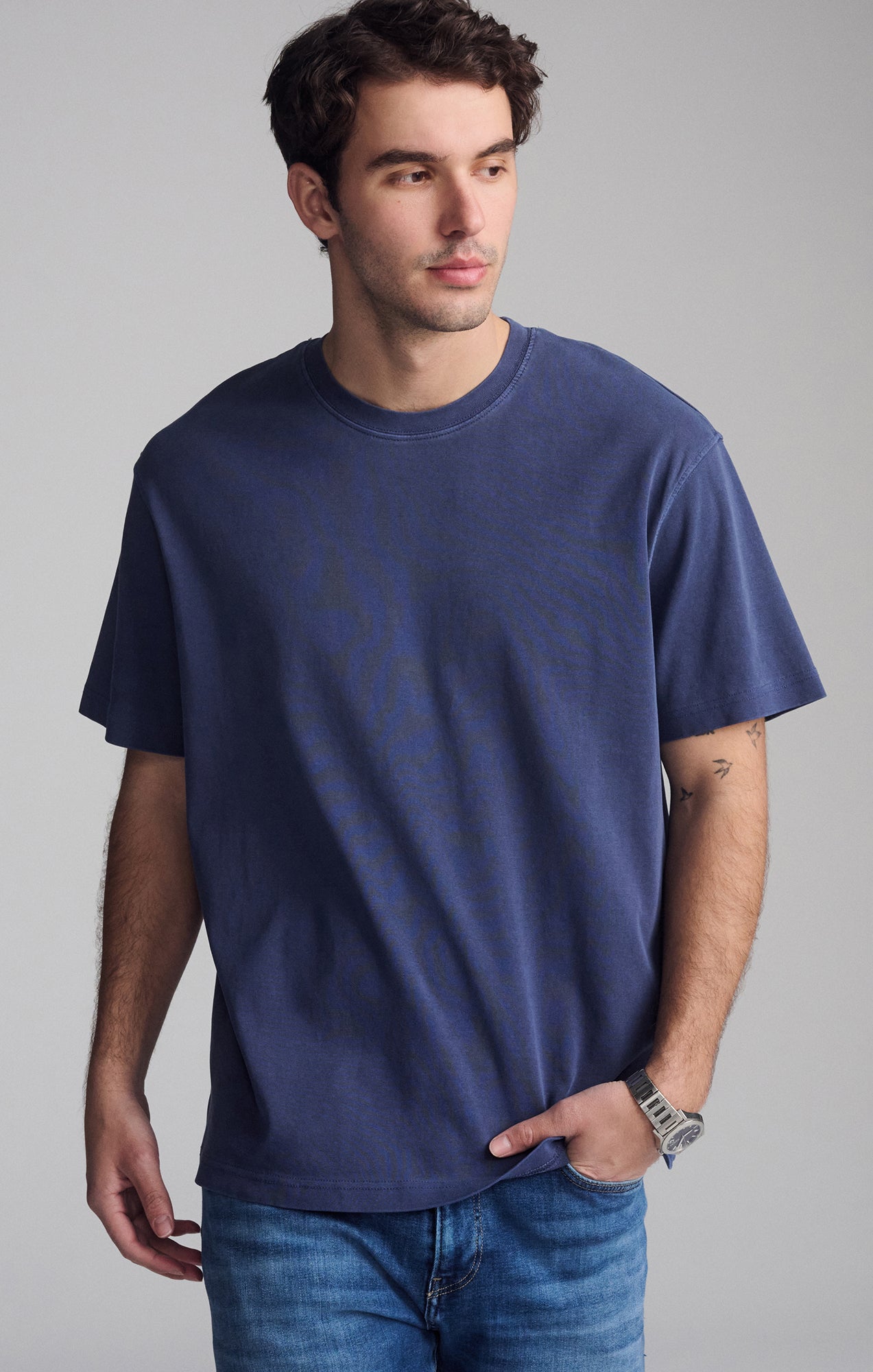 SHORT SLEEVE CREW NECK T-SHIRT IN BLACK IRIS - Mavi Jeans
