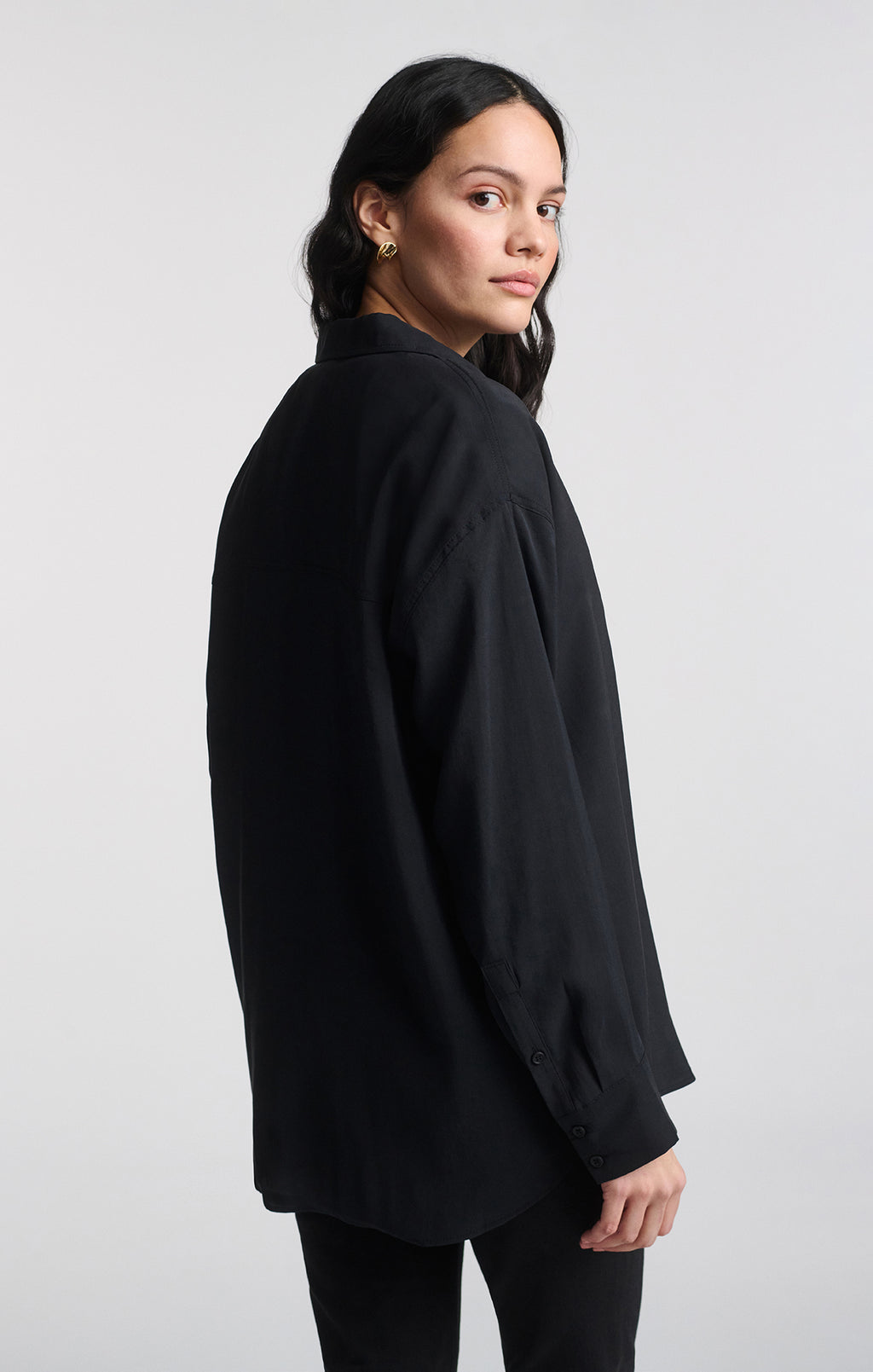 LUXE TOUCH BUTTON-UP SHIRT IN BLACK - Mavi Jeans