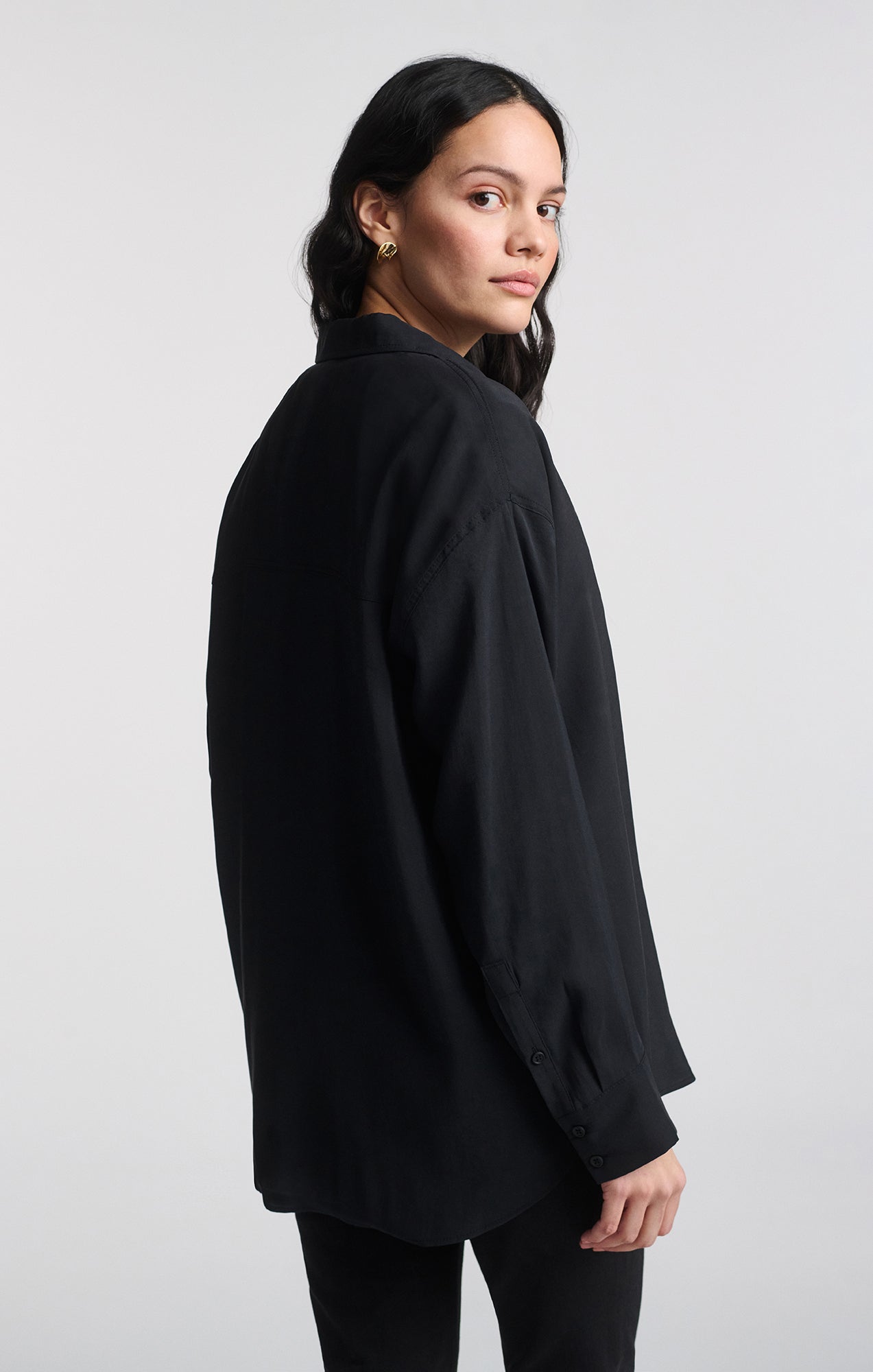 LUXE TOUCH BUTTON-UP SHIRT IN BLACK - Mavi Jeans