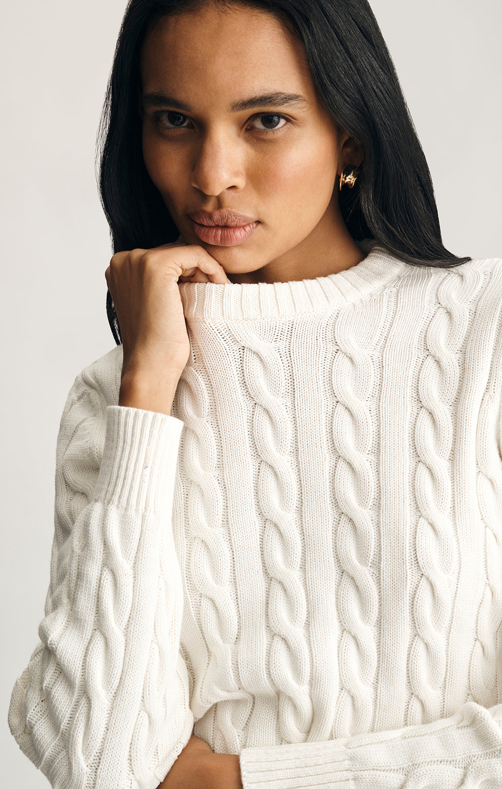 CABLE-KNIT CREW NECK SWEATER IN ANTIQUE WHITE - Mavi Jeans