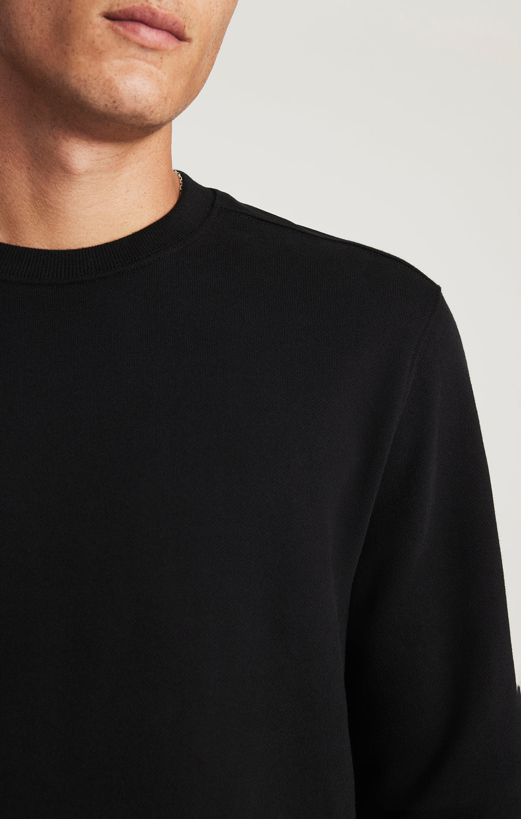 CREW NECK SWEATSHIRT IN BLACK - Mavi Jeans