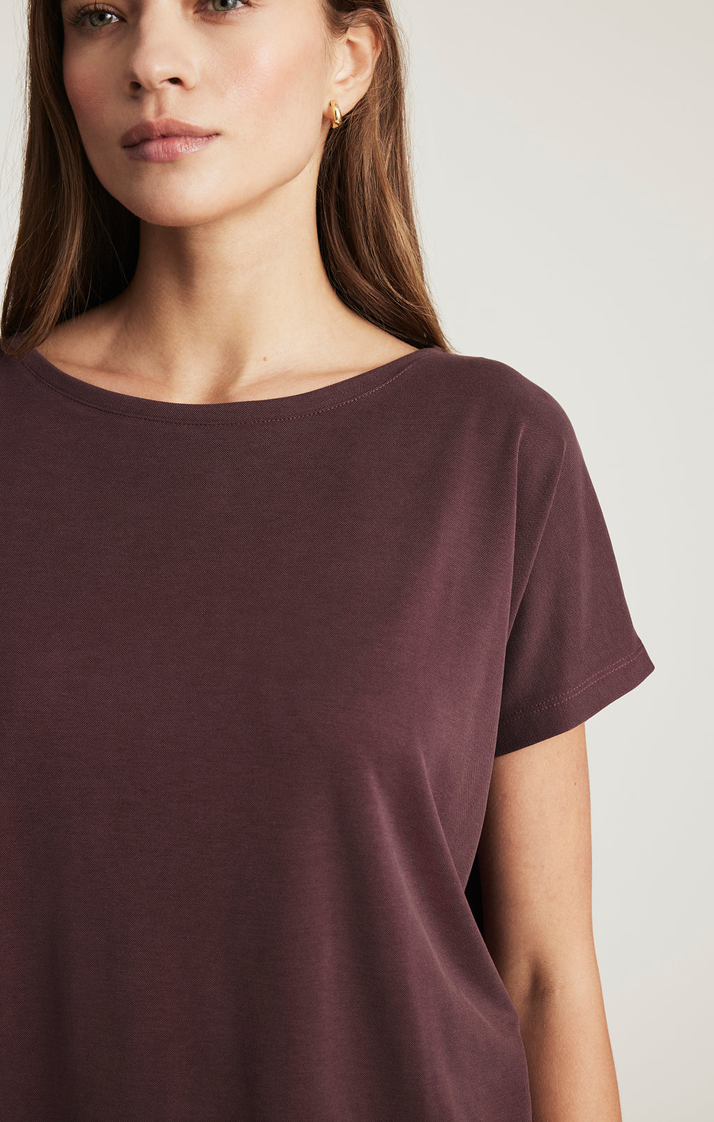 LUXE TOUCH TENCEL™ BOAT NECK T-SHIRT IN DECADENT CHOCOLATE - Mavi Jeans