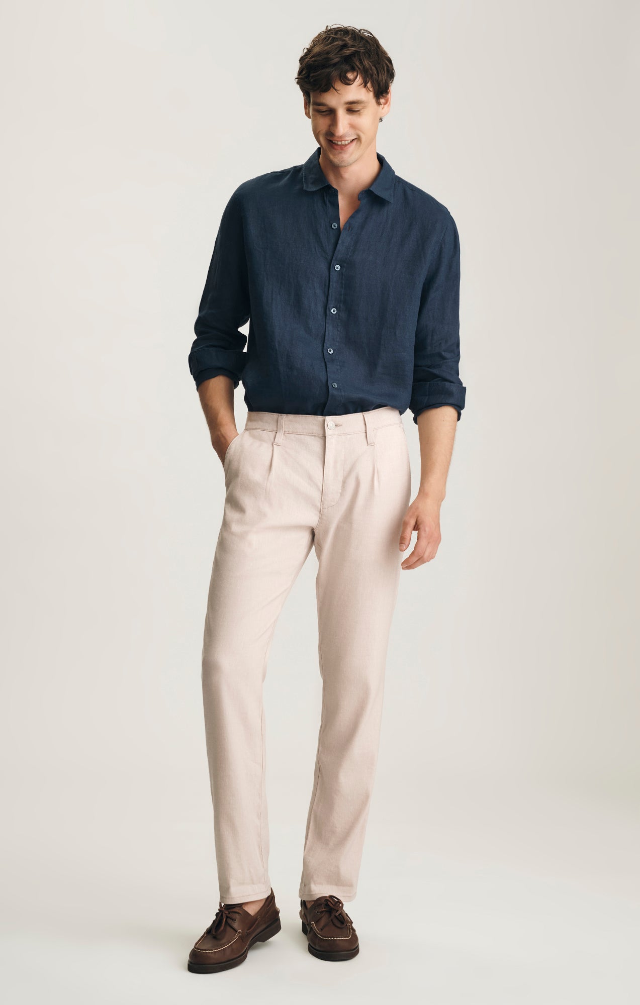 WILL PLEATED STRAIGHT CHINO IN CREAM LINEN - Mavi Jeans