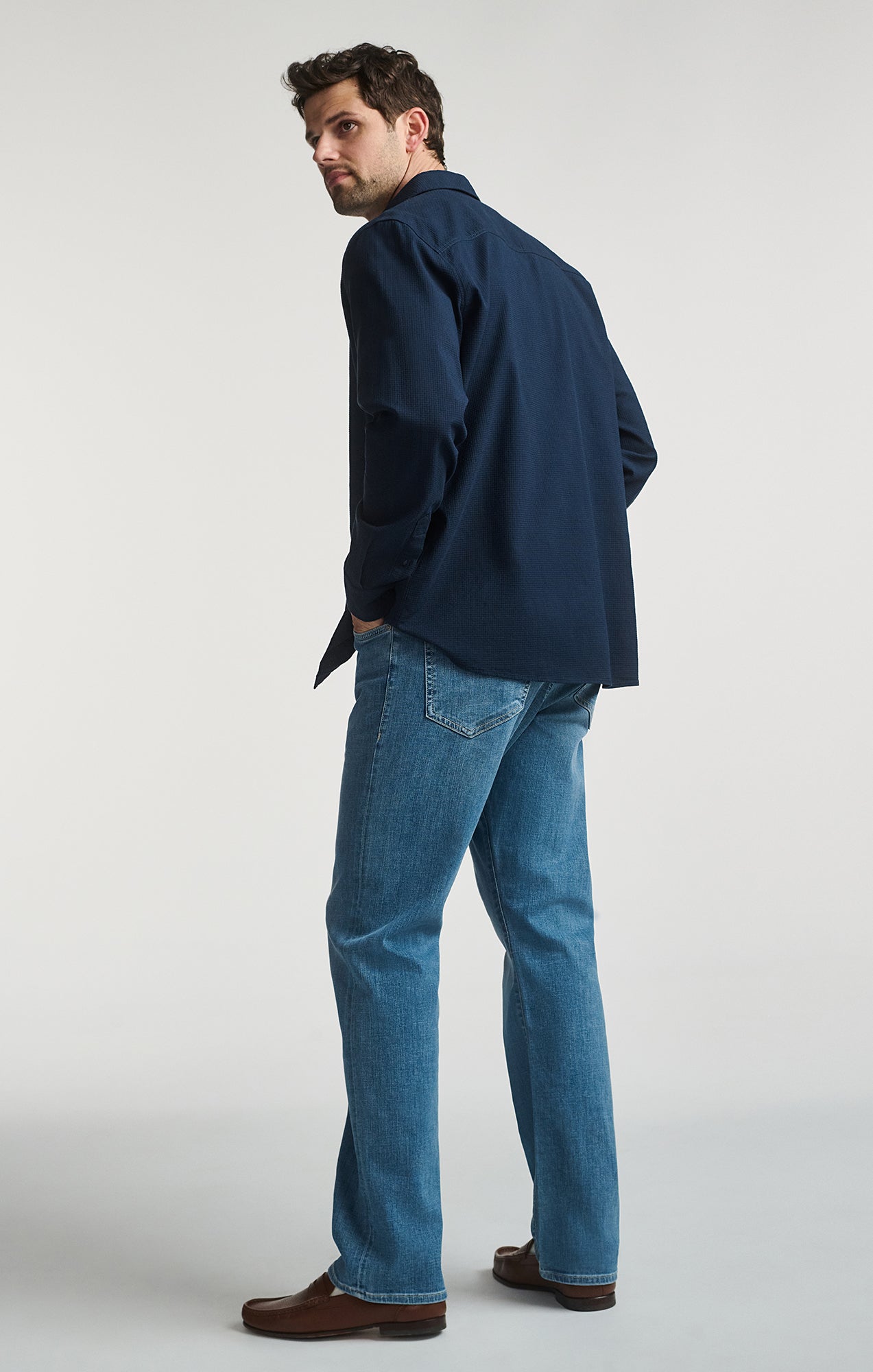 LONG SLEEVE BUTTON-UP SHIRT IN BLACK IRIS - Mavi Jeans