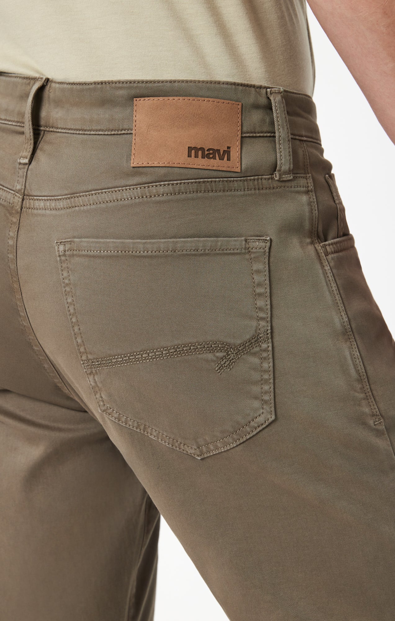 MATT RELAXED STRAIGHT LEG IN OLIVE CASUAL TWILL - Mavi Jeans