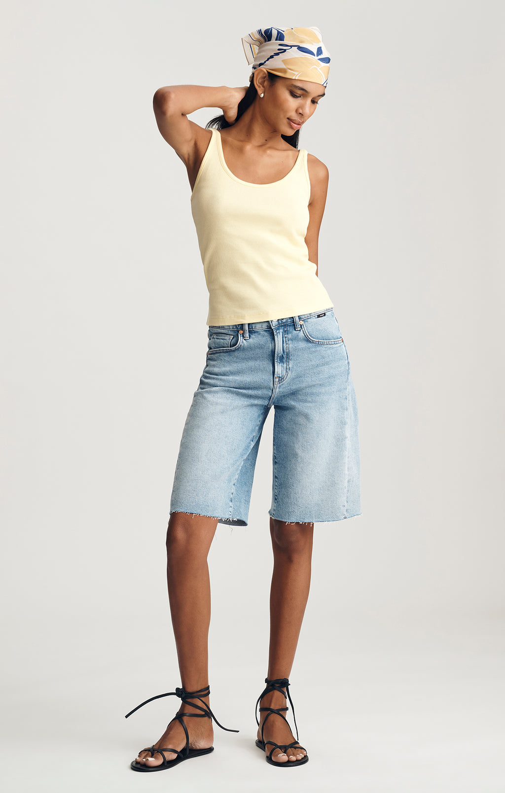 RIBBED SCOOP NECK TANK TOP IN PALE BANANA - Mavi Jeans