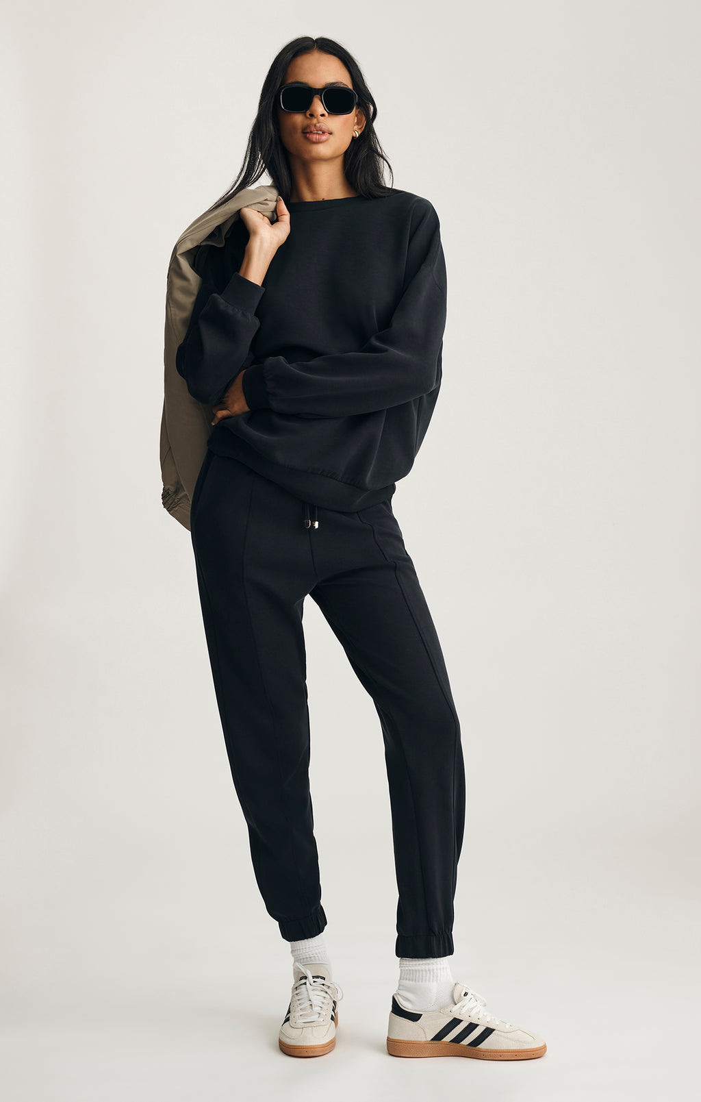 LUXE TOUCH SWEATPANTS IN BLACK