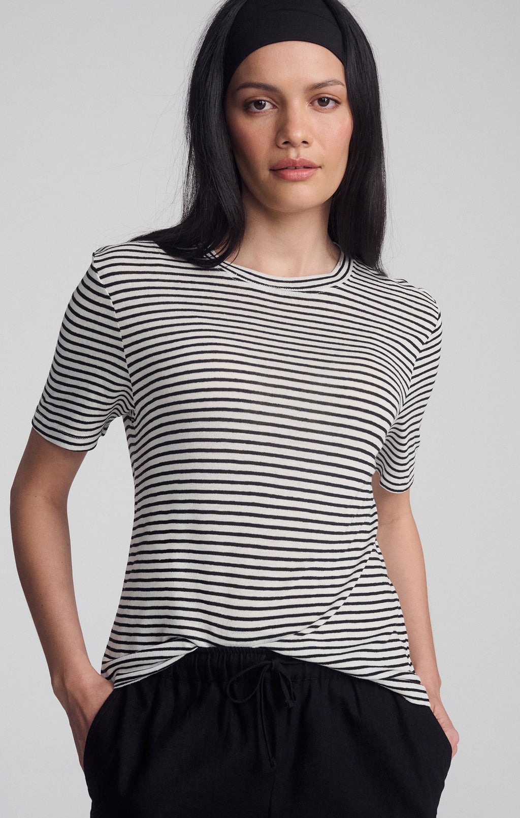 SHORT SLEEVE CREW NECK SHIRT IN BLACK STRIPE - Mavi Jeans