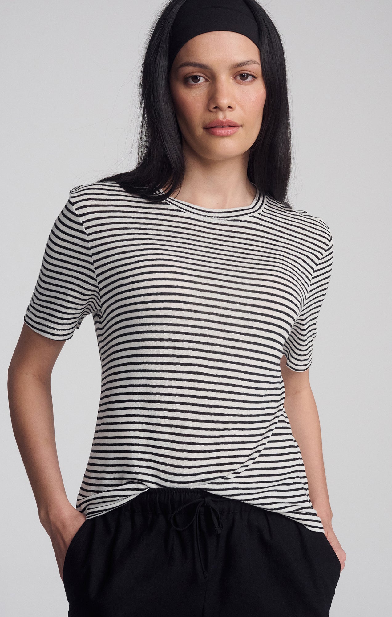 SHORT SLEEVE CREW NECK SHIRT IN BLACK STRIPE - Mavi Jeans