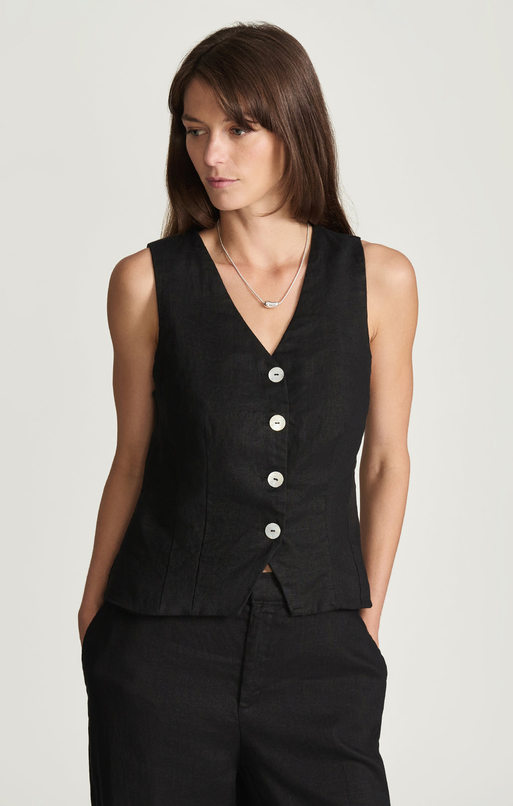 LINEN CUTAWAY VEST IN BLACK - Mavi Jeans