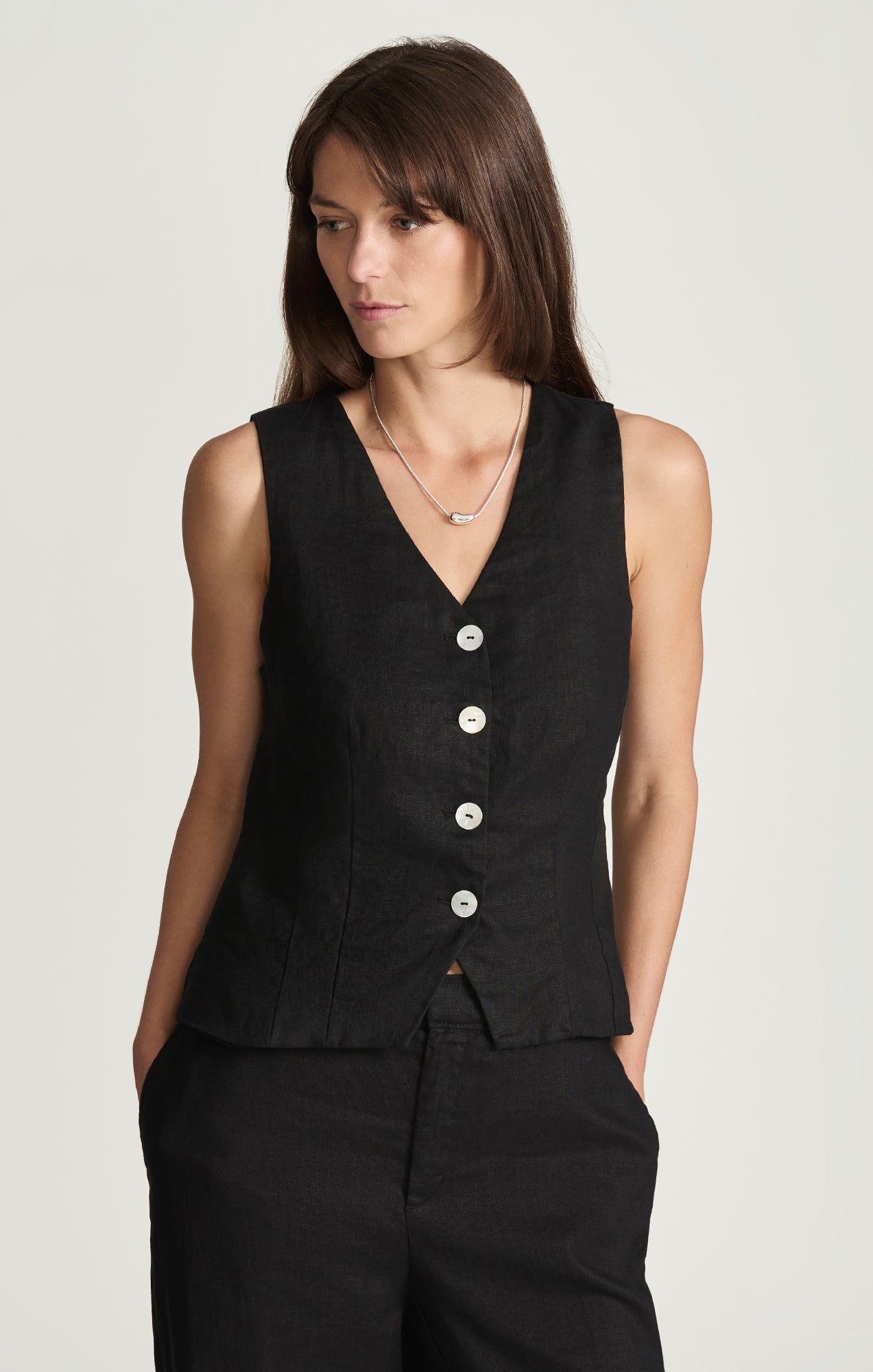 LINEN CUTAWAY VEST IN BLACK - Mavi Jeans