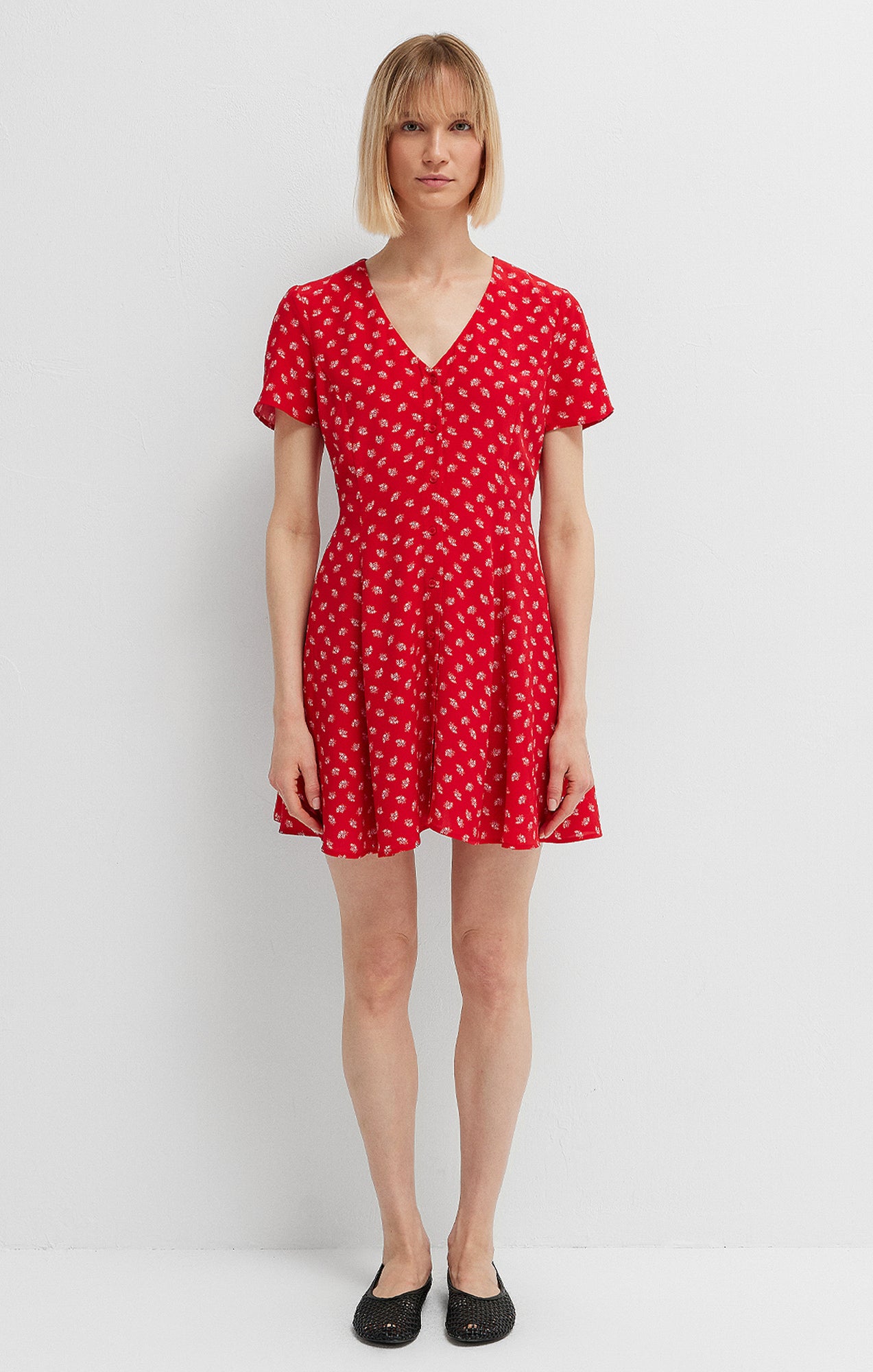 BUTTON-FRONT MINI DRESS IN URBAN RED PETAL PRINT