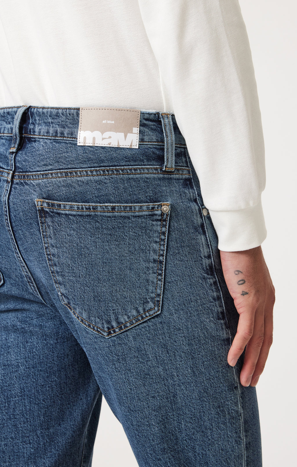 ZACH STRAIGHT LEG IN DARK FADED CLASSIC BLUE - Mavi Jeans
