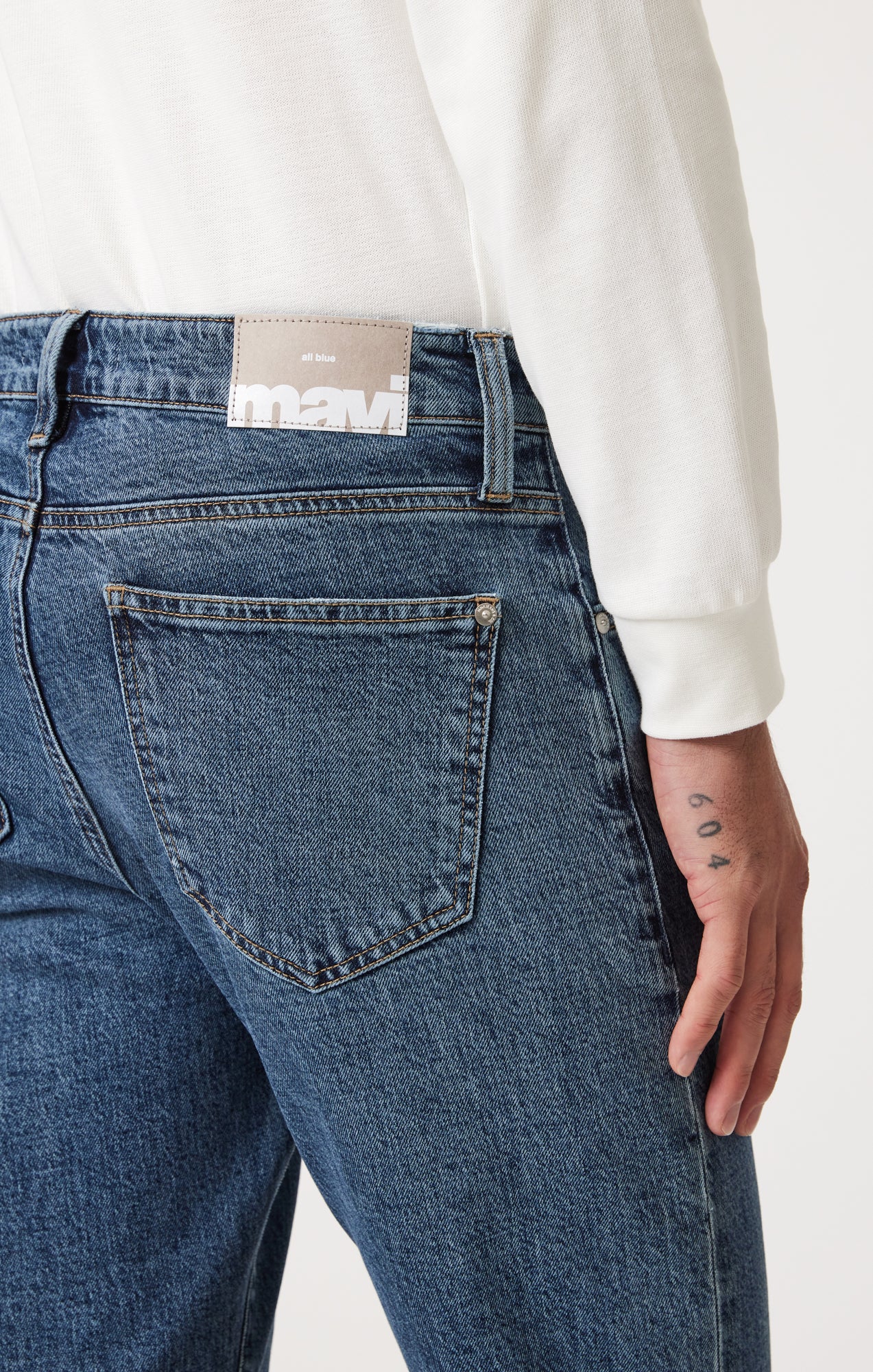ZACH STRAIGHT LEG IN DARK FADED CLASSIC BLUE - Mavi Jeans