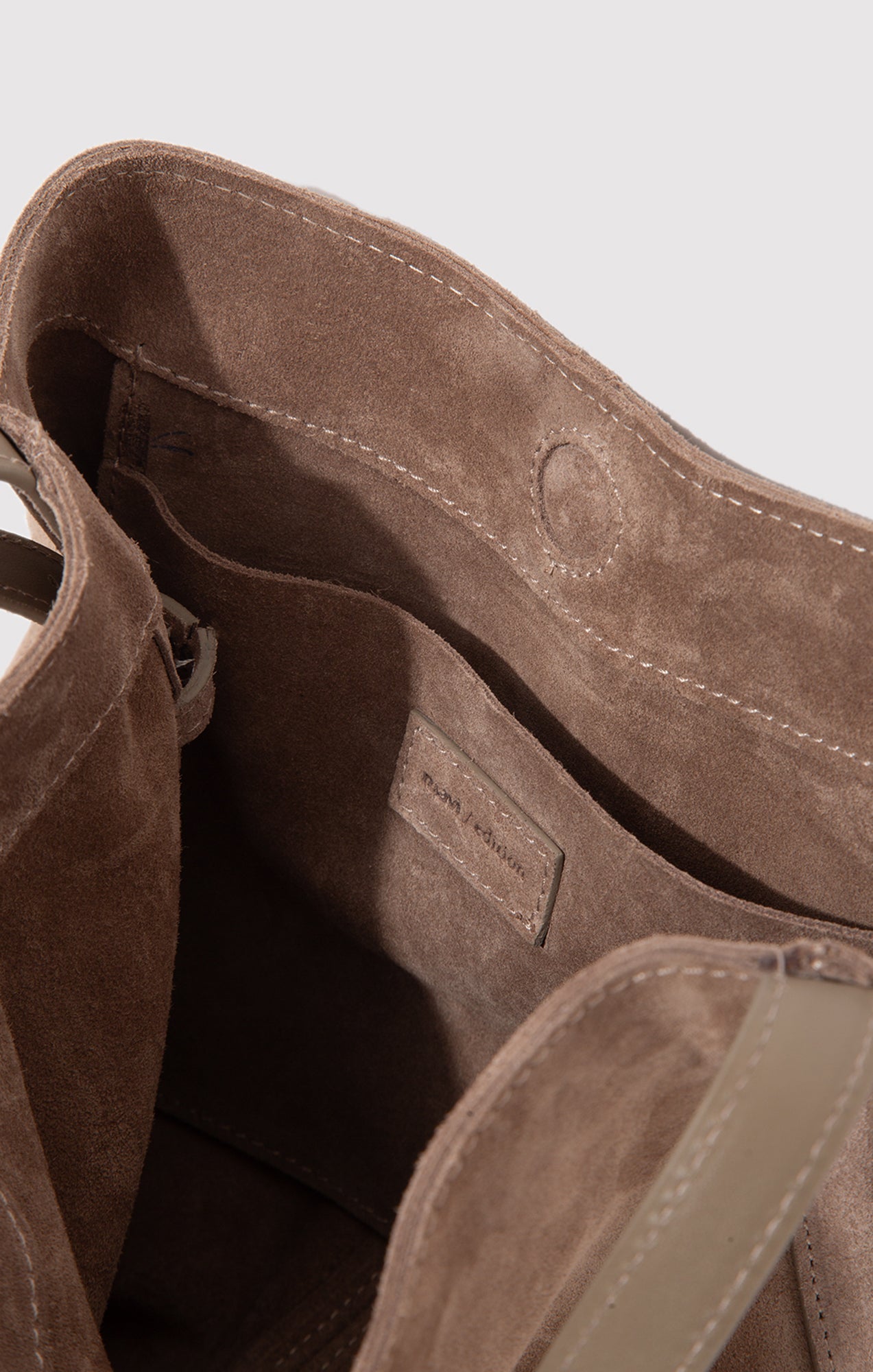 SUEDE BUCKET BAG IN SILVER MINK