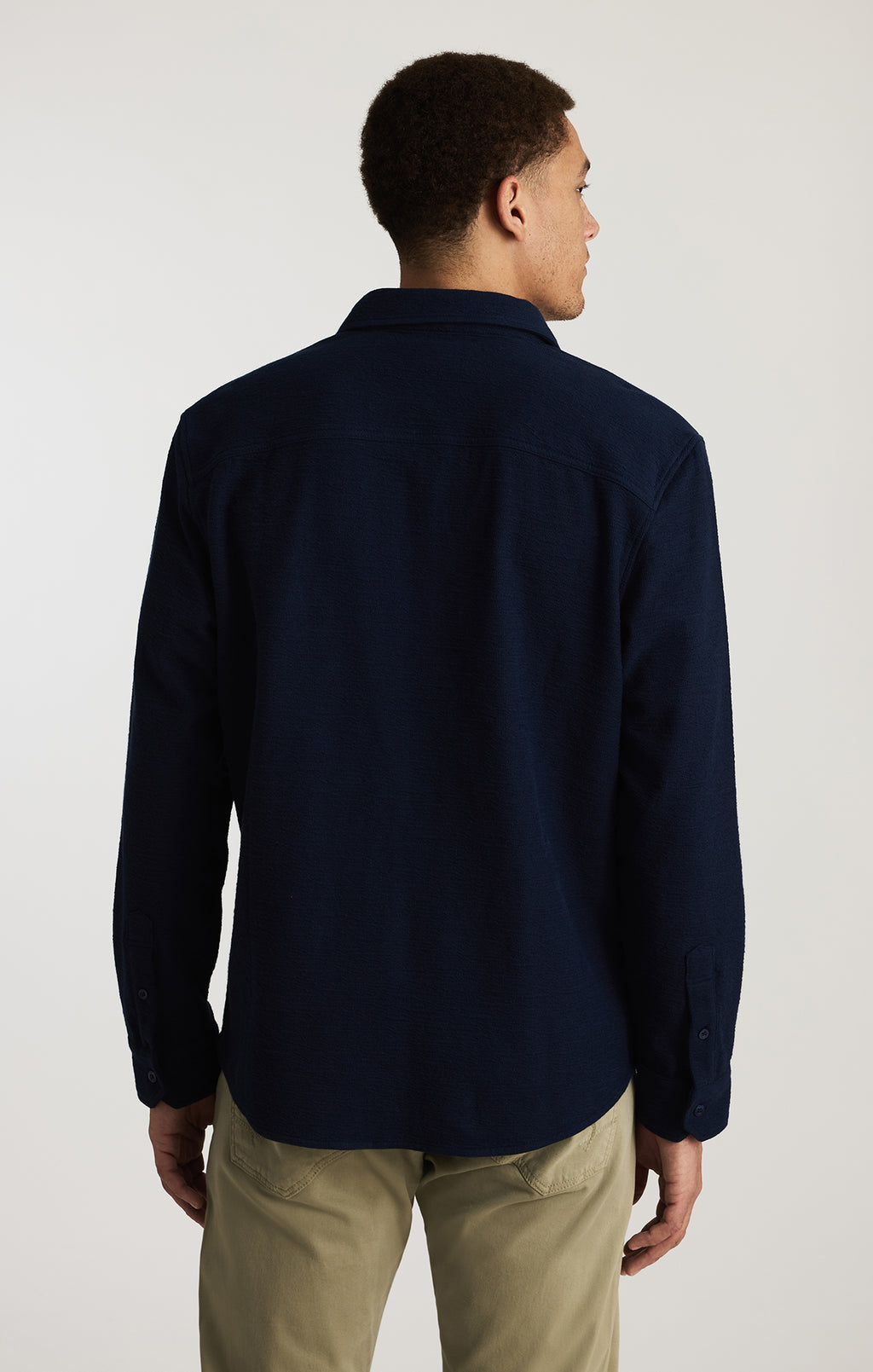 LONG SLEEVE BUTTON-UP SHIRT IN BLACK IRIS