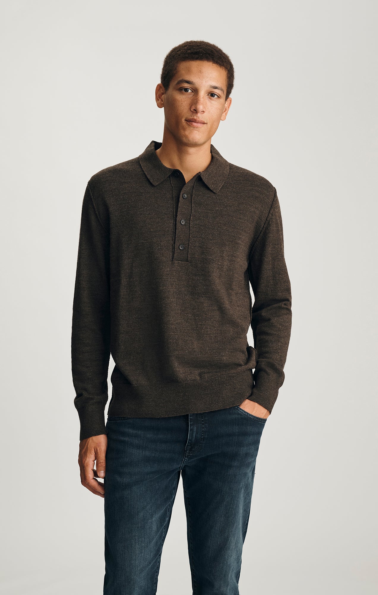 EDITION LONG SLEEVE POLO SWEATER IN SHITAKE