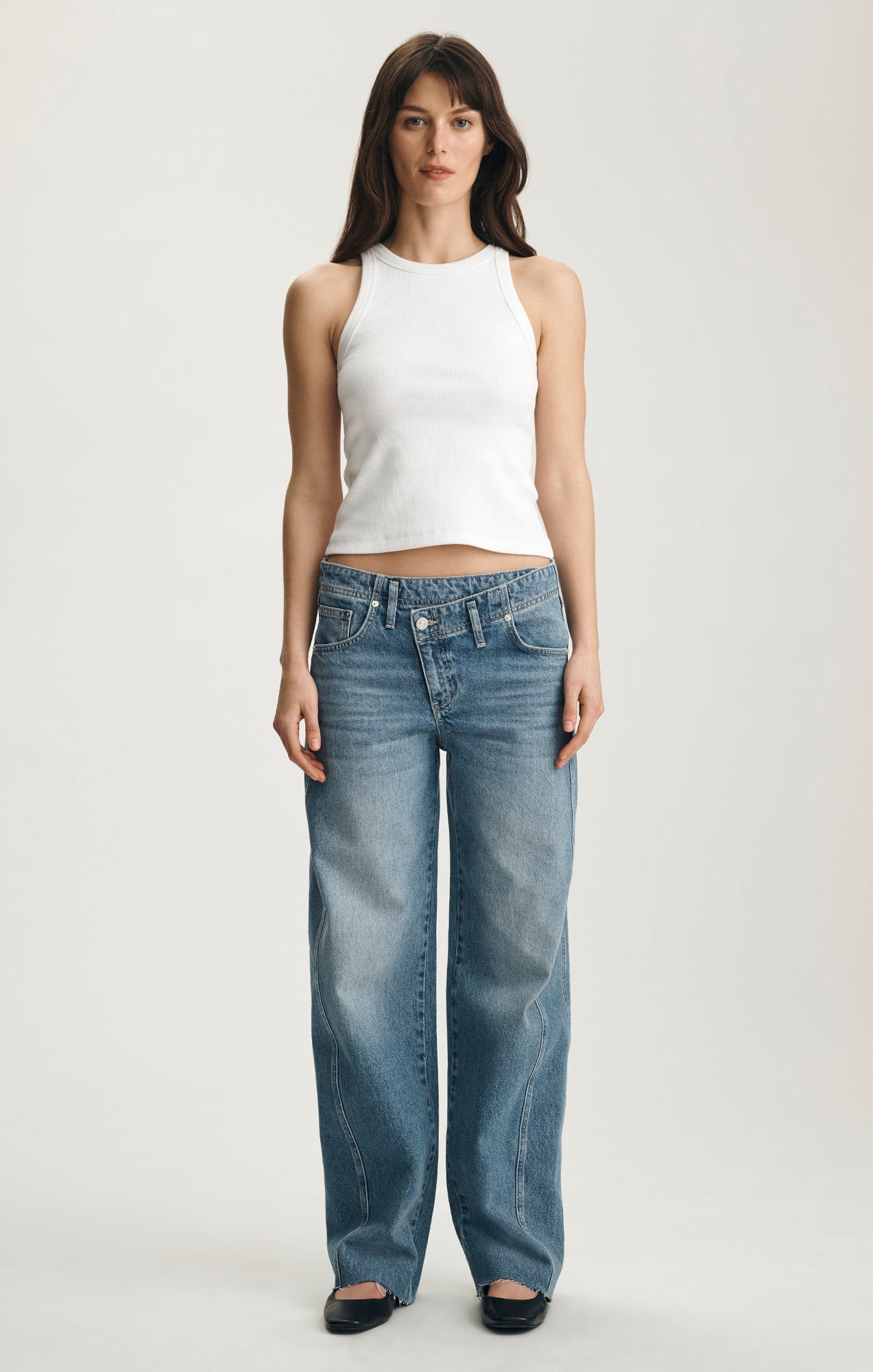 NICA CROSSOVER BARREL IN MID BRUSHED DENIM - Mavi Jeans