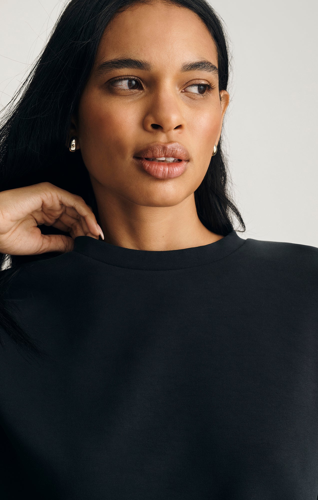 LUXE TOUCH TENCEL™ SWEATSHIRT IN BLACK