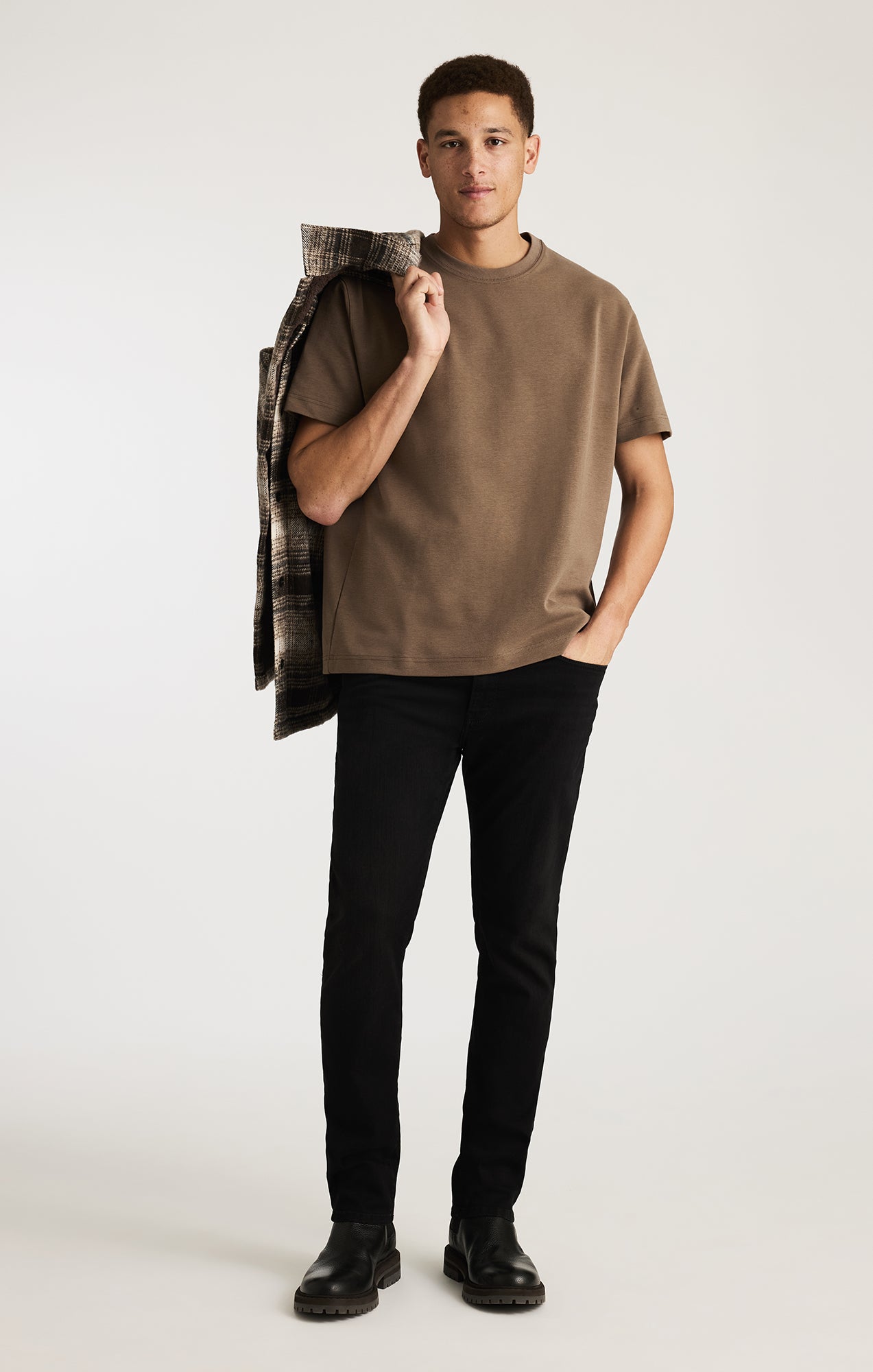 EDITION SHORT SLEEVE T-SHIRT IN SHITAKE