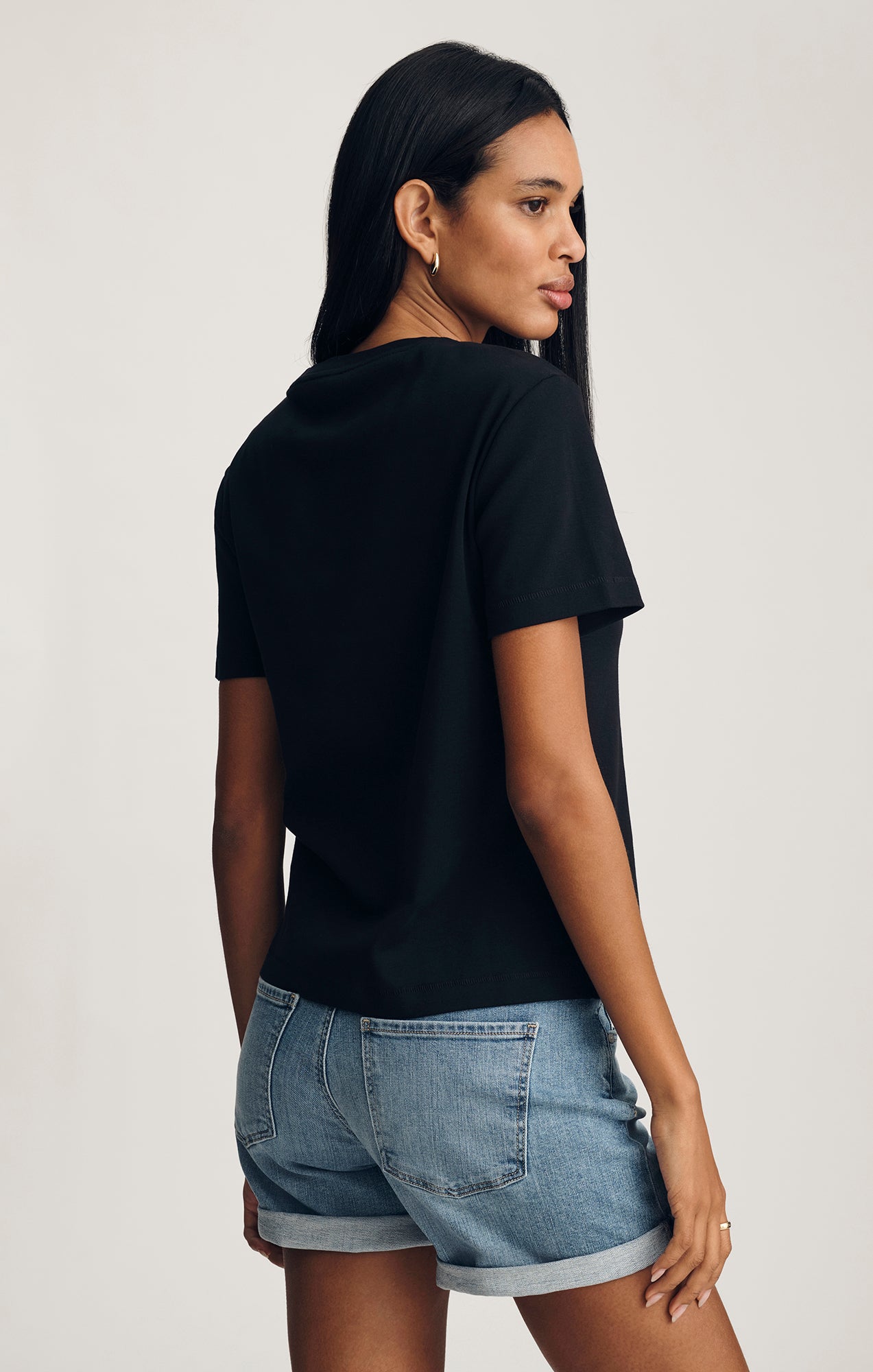 NINA CREW NECK T-SHIRT IN BLACK