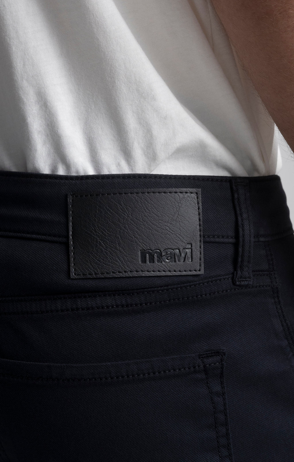 MARCUS SLIM STRAIGHT LEG IN DARK MIDNIGHT CITY - Mavi Jeans