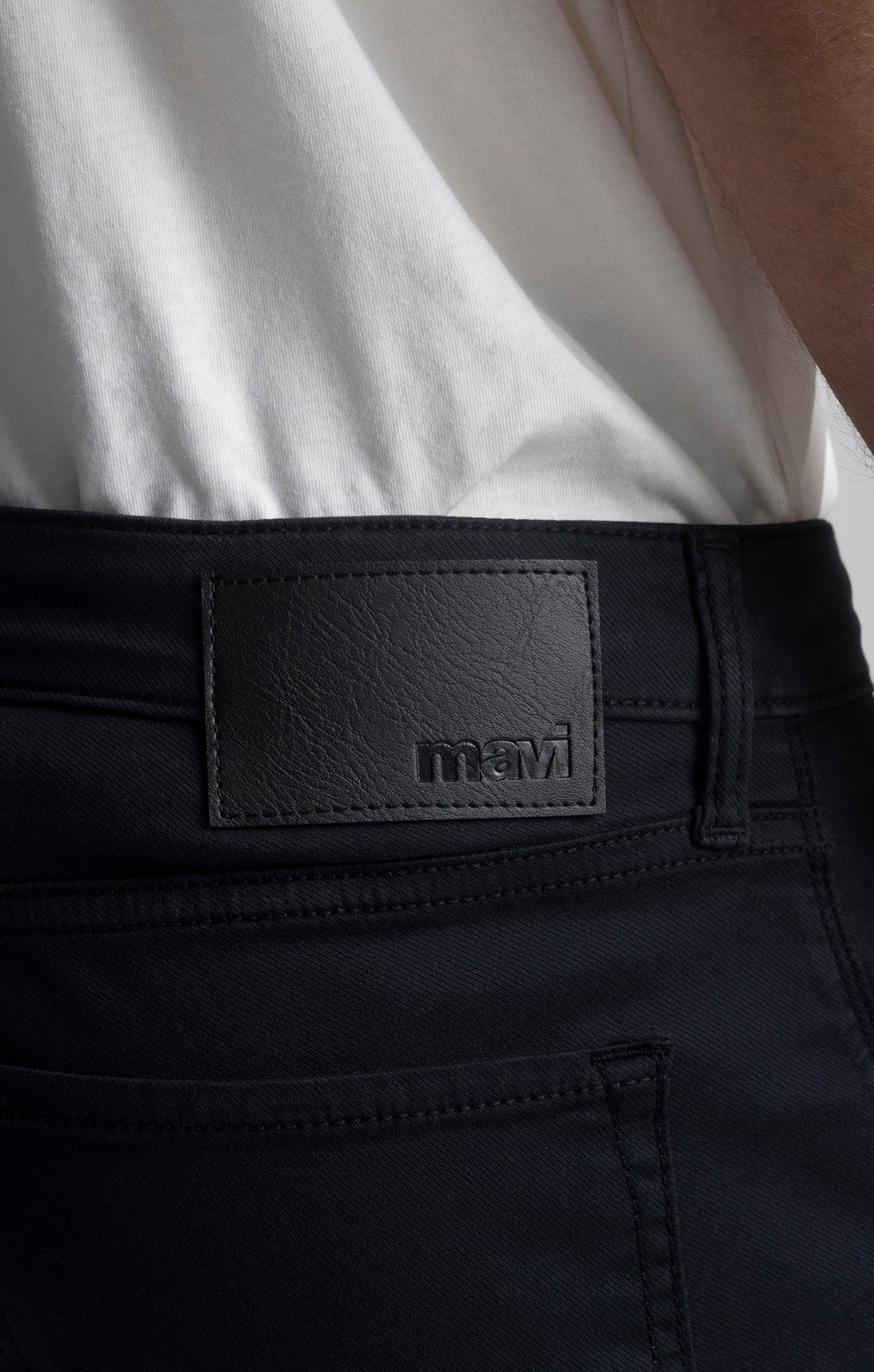 MARCUS SLIM STRAIGHT LEG IN DARK MIDNIGHT CITY - Mavi Jeans