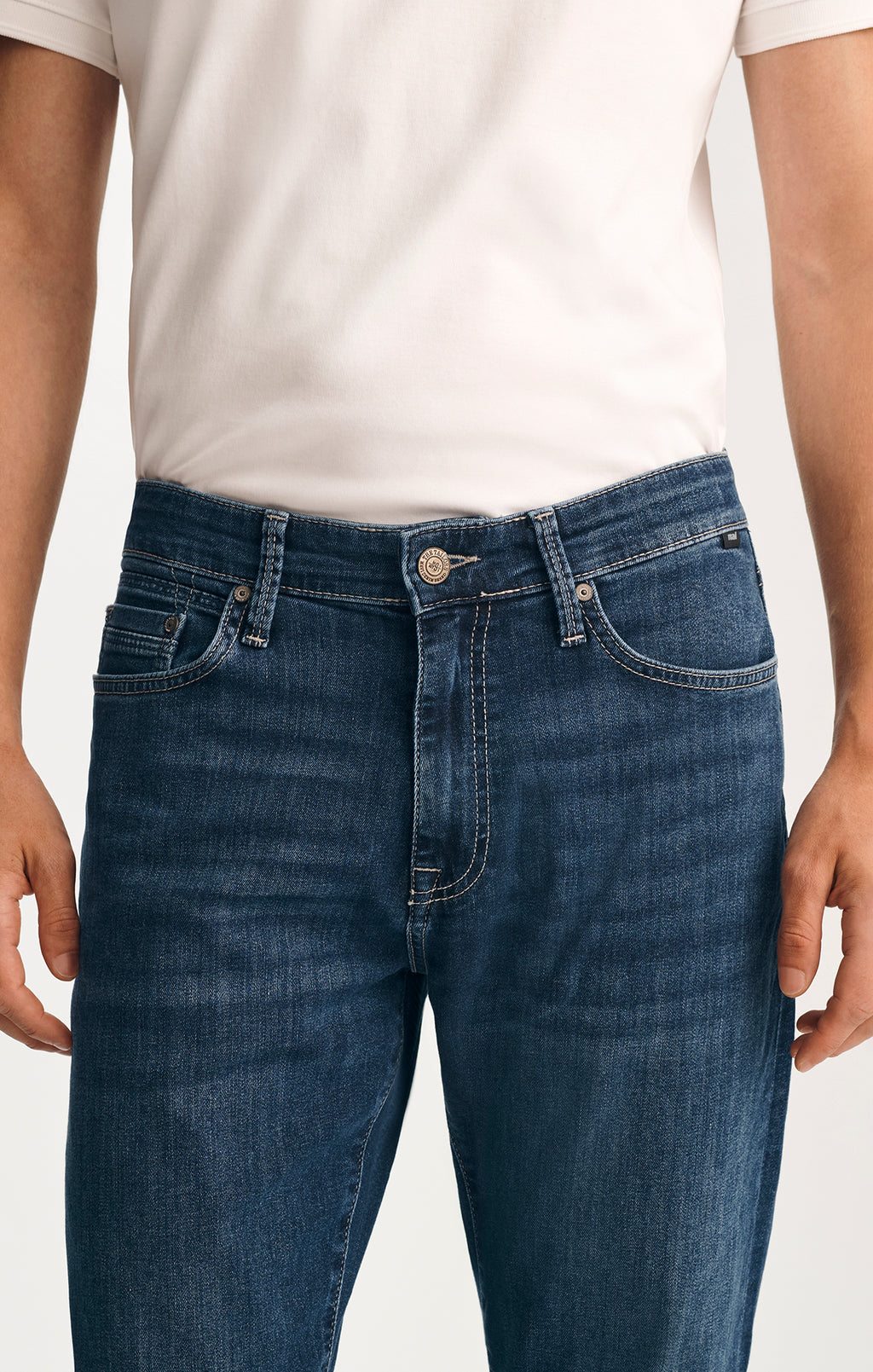 ZACH STRAIGHT LEG IN MID BRUSHED NASHVILLE - Mavi Jeans